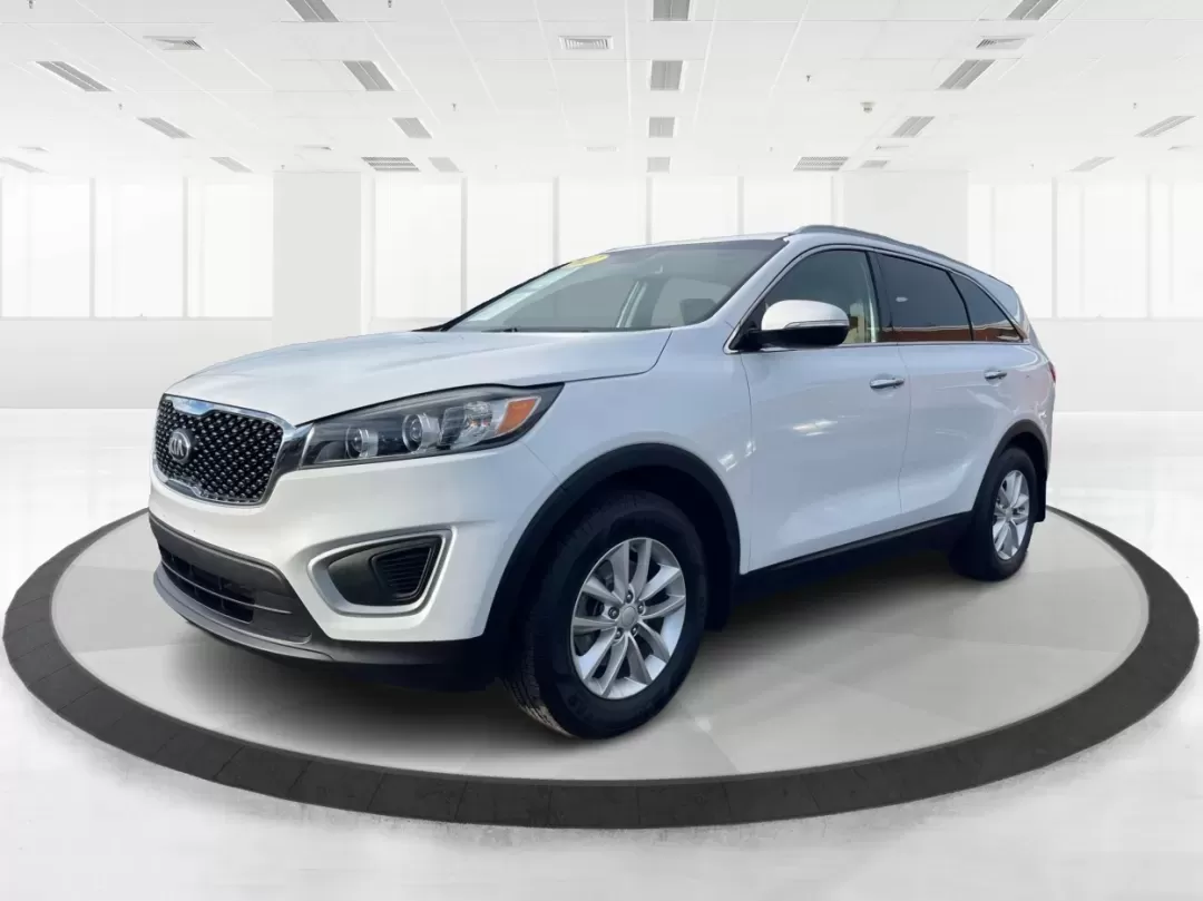 2017 Kia Sorento 2.4L LX (5XYPG4A37HG) with an 2.4L I-4 gasoline direct injection engine, located at 1951 S Dayton Lakeview Rd., New Carlisle, OH, 45344, (937) 908-9800, 39.890999, -84.050255 - **Adventure Awaits: Drive Home the 2017 Kia Sorento LX from Advantage Car and Credit!**<br /> <br /> Are you ready to embark on weekend adventures, family road trips, or daily commutes? The 2017 Kia Sorento LX, available at Advantage Car and Credit in New Carlisle, OH, is the perfect companion for e - Photo#8
