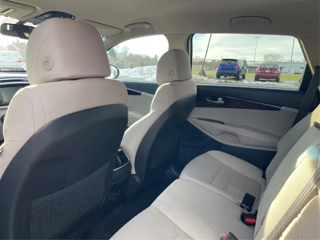 2017 Kia Sorento 2.4L LX (5XYPG4A37HG) with an 2.4L I-4 gasoline direct injection engine, located at 1951 S Dayton Lakeview Rd., New Carlisle, OH, 45344, (937) 908-9800, 39.890999, -84.050255 - **Adventure Awaits: Drive Home the 2017 Kia Sorento LX from Advantage Car and Credit!**<br /> <br /> Are you ready to embark on weekend adventures, family road trips, or daily commutes? The 2017 Kia Sorento LX, available at Advantage Car and Credit in New Carlisle, OH, is the perfect companion for e - Photo#10