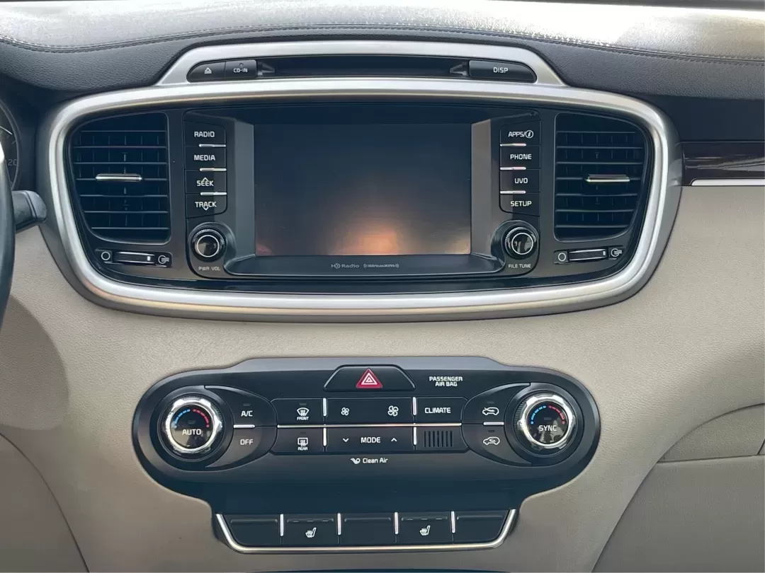 2017 Kia Sorento 2.4L LX (5XYPG4A37HG) with an 2.4L I-4 gasoline direct injection engine, located at 1951 S Dayton Lakeview Rd., New Carlisle, OH, 45344, (937) 908-9800, 39.890999, -84.050255 - **Adventure Awaits: Drive Home the 2017 Kia Sorento LX from Advantage Car and Credit!**<br /> <br /> Are you ready to embark on weekend adventures, family road trips, or daily commutes? The 2017 Kia Sorento LX, available at Advantage Car and Credit in New Carlisle, OH, is the perfect companion for e - Photo#12