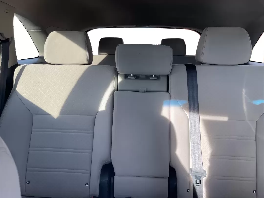 2017 Kia Sorento 2.4L LX (5XYPG4A37HG) with an 2.4L I-4 gasoline direct injection engine, located at 1951 S Dayton Lakeview Rd., New Carlisle, OH, 45344, (937) 908-9800, 39.890999, -84.050255 - **Adventure Awaits: Drive Home the 2017 Kia Sorento LX from Advantage Car and Credit!**<br /> <br /> Are you ready to embark on weekend adventures, family road trips, or daily commutes? The 2017 Kia Sorento LX, available at Advantage Car and Credit in New Carlisle, OH, is the perfect companion for e - Photo#13