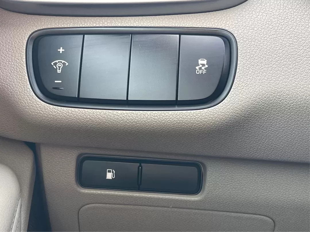 2017 Kia Sorento 2.4L LX (5XYPG4A37HG) with an 2.4L I-4 gasoline direct injection engine, located at 1951 S Dayton Lakeview Rd., New Carlisle, OH, 45344, (937) 908-9800, 39.890999, -84.050255 - **Adventure Awaits: Drive Home the 2017 Kia Sorento LX from Advantage Car and Credit!**<br /> <br /> Are you ready to embark on weekend adventures, family road trips, or daily commutes? The 2017 Kia Sorento LX, available at Advantage Car and Credit in New Carlisle, OH, is the perfect companion for e - Photo#16