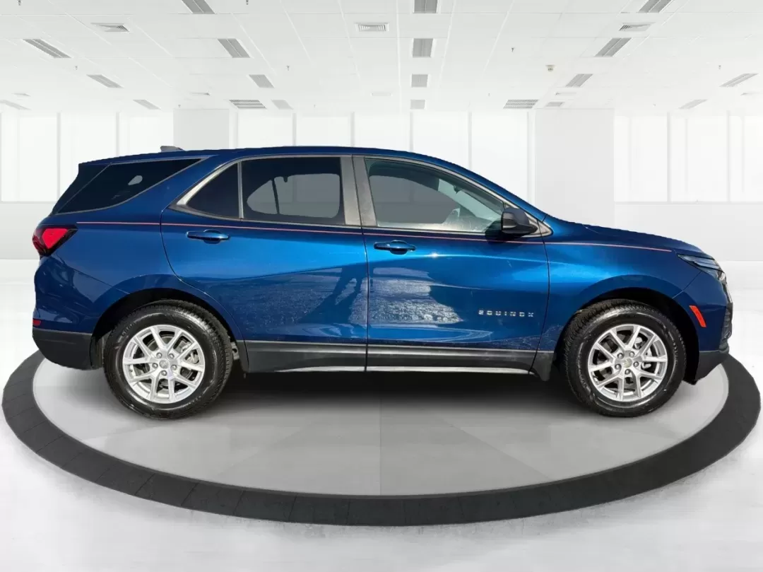 2022 Chevrolet Equinox AWD 1FL (2GNAX5EV4N6) with an 1.5L I-4 gasoline direct injection engine, located at 1951 S Dayton Lakeview Rd., New Carlisle, OH, 45344, (937) 908-9800, 39.890999, -84.050255 - **Discover Your Next Adventure with the 2022 Chevrolet Equinox at Advantage Car and Credit - New Carlisle!**<br /> <br /> If you're in the market for a versatile SUV that effortlessly blends family-friendly features with modern technology, look no further than this stunning 2022 Chevrolet Equinox. P - Photo#1