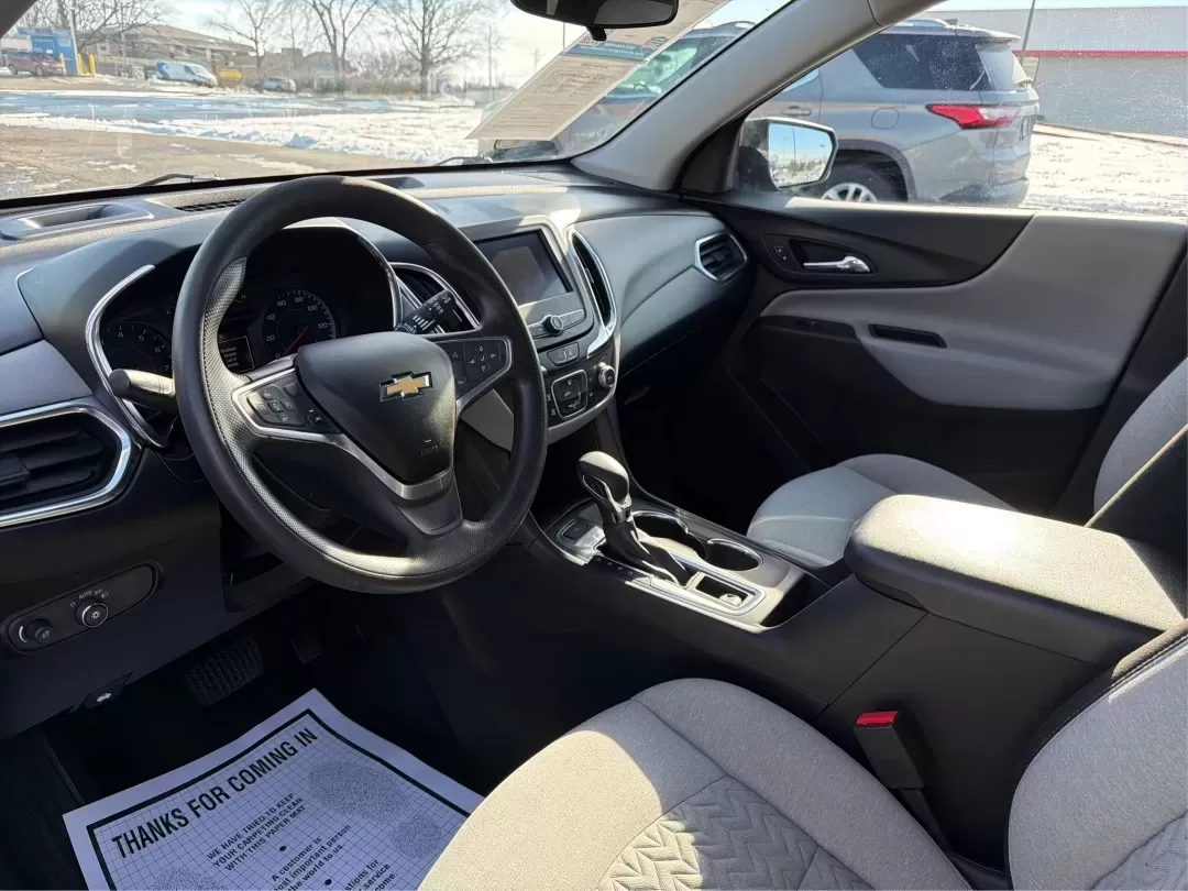 2022 Chevrolet Equinox AWD 1FL (2GNAX5EV4N6) with an 1.5L I-4 gasoline direct injection engine, located at 1951 S Dayton Lakeview Rd., New Carlisle, OH, 45344, (937) 908-9800, 39.890999, -84.050255 - **Discover Your Next Adventure with the 2022 Chevrolet Equinox at Advantage Car and Credit - New Carlisle!**<br /> <br /> If you're in the market for a versatile SUV that effortlessly blends family-friendly features with modern technology, look no further than this stunning 2022 Chevrolet Equinox. P - Photo#9