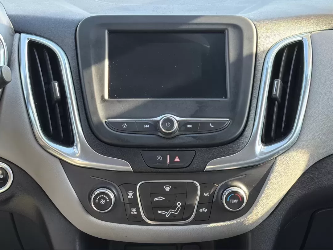 2022 Chevrolet Equinox AWD 1FL (2GNAX5EV4N6) with an 1.5L I-4 gasoline direct injection engine, located at 1951 S Dayton Lakeview Rd., New Carlisle, OH, 45344, (937) 908-9800, 39.890999, -84.050255 - **Discover Your Next Adventure with the 2022 Chevrolet Equinox at Advantage Car and Credit - New Carlisle!**<br /> <br /> If you're in the market for a versatile SUV that effortlessly blends family-friendly features with modern technology, look no further than this stunning 2022 Chevrolet Equinox. P - Photo#13