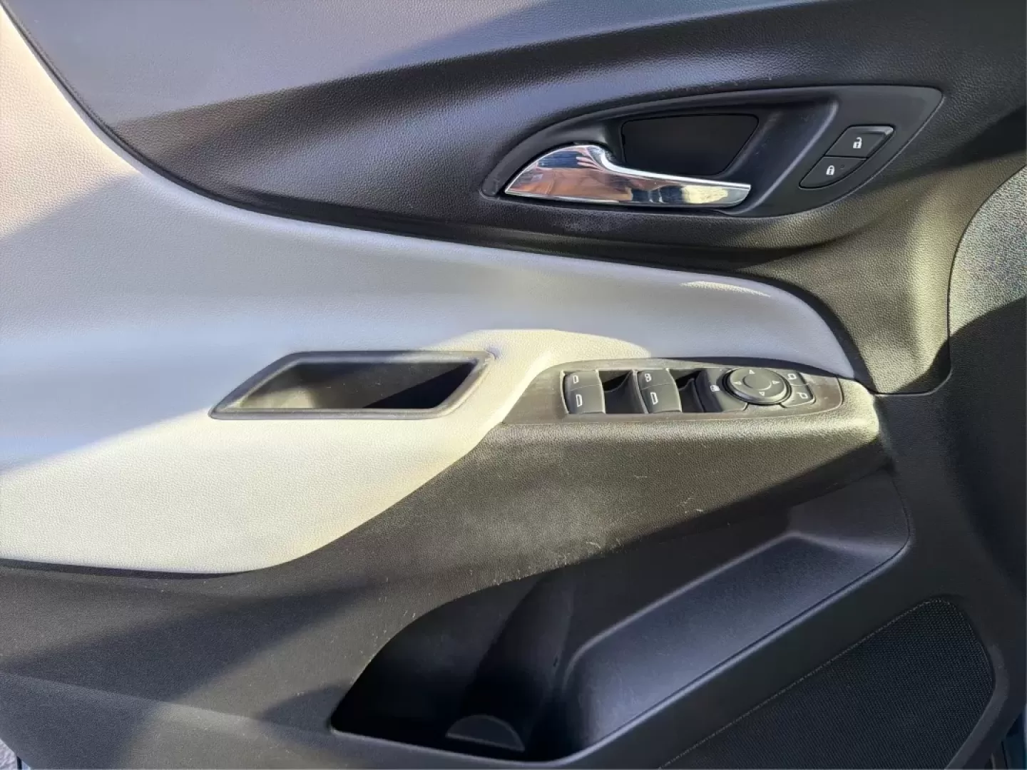 2022 Chevrolet Equinox AWD 1FL (2GNAX5EV4N6) with an 1.5L I-4 gasoline direct injection engine, 6A transmission, located at 8750 N County Rd 25A, Piqua, OH, 45356, (937) 908-9800, 40.164391, -84.232513 - **Discover Your Next Adventure with the 2022 Chevrolet Equinox at Advantage Car and Credit - New Carlisle!**<br /> <br /> If you're in the market for a versatile SUV that effortlessly blends family-friendly features with modern technology, look no further than this stunning 2022 Chevrolet Equinox. P - Photo#19