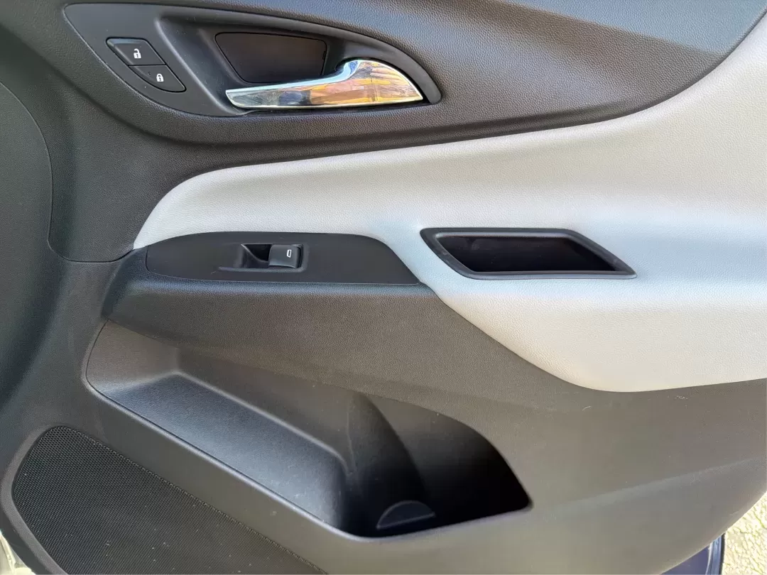 2022 Chevrolet Equinox AWD 1FL (2GNAX5EV4N6) with an 1.5L I-4 gasoline direct injection engine, located at 1951 S Dayton Lakeview Rd., New Carlisle, OH, 45344, (937) 908-9800, 39.890999, -84.050255 - **Discover Your Next Adventure with the 2022 Chevrolet Equinox at Advantage Car and Credit - New Carlisle!**<br /> <br /> If you're in the market for a versatile SUV that effortlessly blends family-friendly features with modern technology, look no further than this stunning 2022 Chevrolet Equinox. P - Photo#20