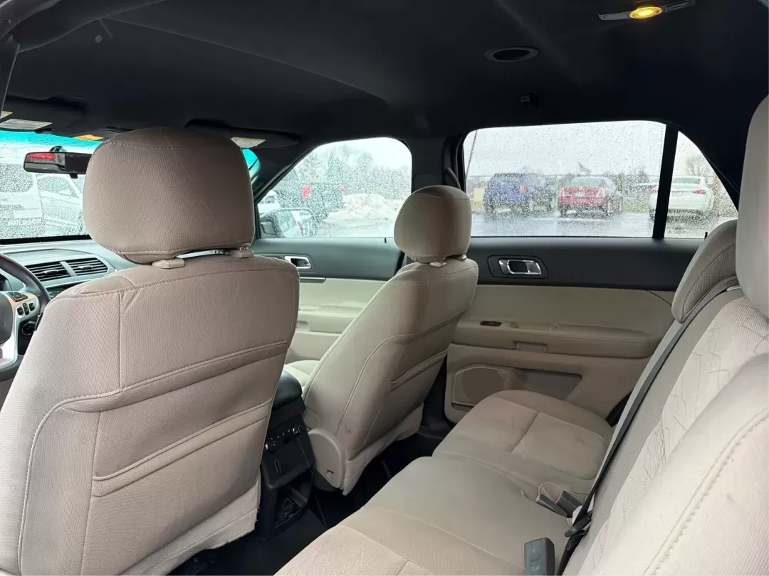 2015 Ford Explorer Base (1FM5K8B82FG) with an Other engine, located at 8750 N County Rd 25A, Piqua, OH, 45356, (937) 908-9800, 40.164391, -84.232513 - **Adventure Awaits: Explore New Horizons with the 2015 Ford Explorer from Advantage Car and Credit - Piqua!**<br /> <br /> Are you ready to elevate your driving experience and embrace life's adventures? Whether you're planning family outings, commuting to work, or embarking on weekend getaways, the - Photo#10