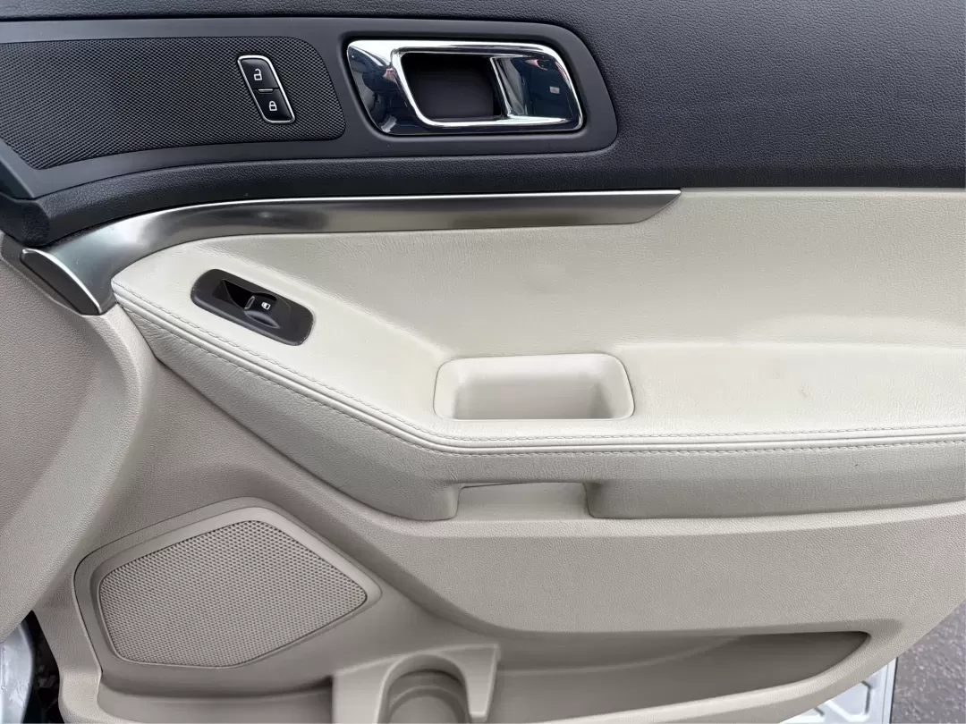 2015 Ford Explorer Base (1FM5K8B82FG) with an Other engine, located at 8750 N County Rd 25A, Piqua, OH, 45356, (937) 908-9800, 40.164391, -84.232513 - **Adventure Awaits: Explore New Horizons with the 2015 Ford Explorer from Advantage Car and Credit - Piqua!**<br /> <br /> Are you ready to elevate your driving experience and embrace life's adventures? Whether you're planning family outings, commuting to work, or embarking on weekend getaways, the - Photo#20