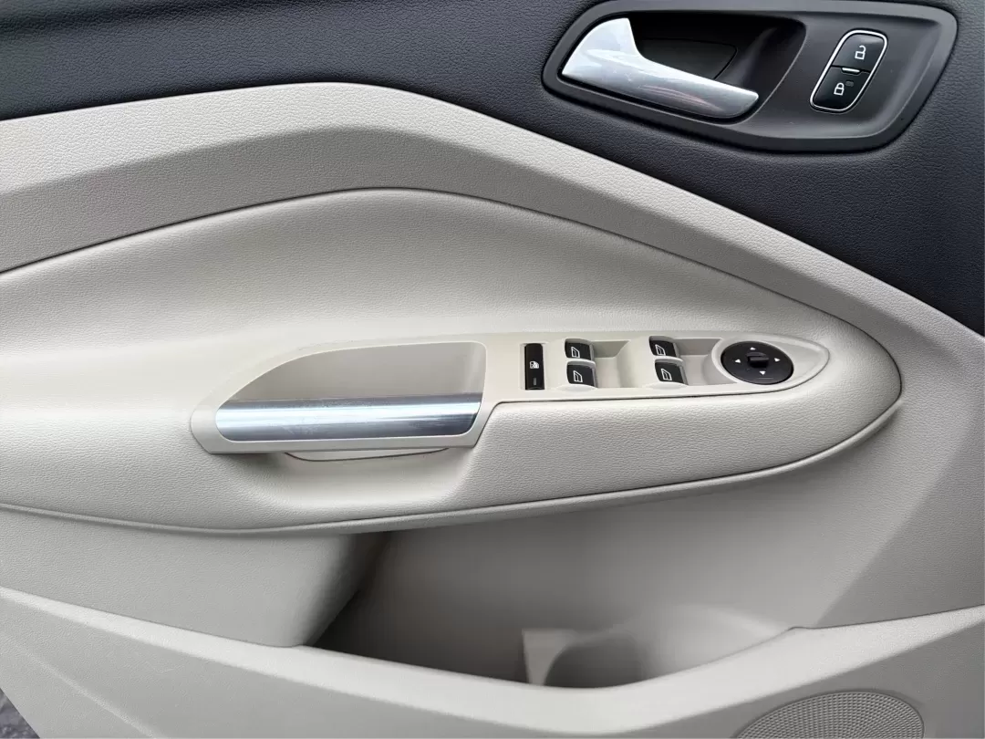 2017 Ford Escape SE (1FMCU0G95HU) with an Other engine, located at 8750 N County Rd 25A, Piqua, OH, 45356, (937) 908-9800, 40.164391, -84.232513 - Are you ready to elevate your lifestyle with a vehicle that perfectly balances comfort, versatility, and affordability? Look no further than the stunning 2017 Ford Escape SE, available now at Advantage Car and Credit - Piqua. This SUV is not just a vehicle; it's your new partner for family outings, - Photo#19