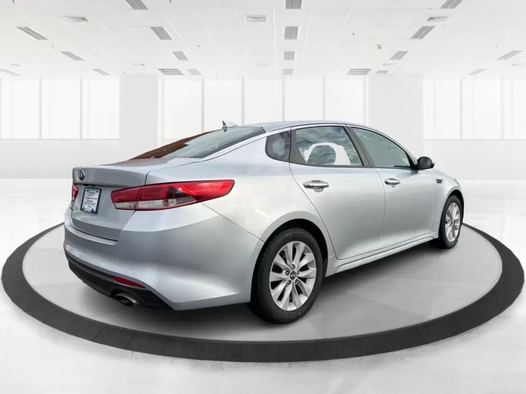 2017 Kia Optima LX (5XXGT4L31HG) with an Theta II 2.4L I-4 gasoline direct injection engine, located at 8750 N County Rd 25A, Piqua, OH, 45356, (937) 908-9800, 40.164391, -84.232513 - Are you ready to elevate your daily drive while embracing a lifestyle of convenience and reliability? Look no further than this stunning 2017 Kia Optima LX, available now at Advantage Car and Credit in Piqua, OH! This sedan is perfect for budget-conscious buyers seeking an efficient and stylish vehi - Photo#2