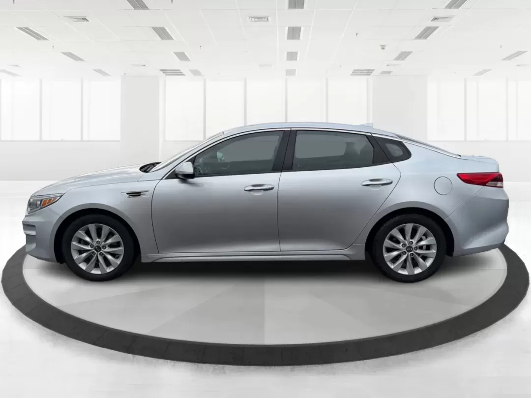 2017 Kia Optima LX (5XXGT4L31HG) with an Theta II 2.4L I-4 gasoline direct injection engine, located at 8750 N County Rd 25A, Piqua, OH, 45356, (937) 908-9800, 40.164391, -84.232513 - Are you ready to elevate your daily drive while embracing a lifestyle of convenience and reliability? Look no further than this stunning 2017 Kia Optima LX, available now at Advantage Car and Credit in Piqua, OH! This sedan is perfect for budget-conscious buyers seeking an efficient and stylish vehi - Photo#5