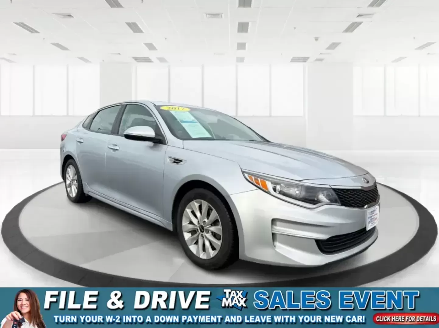 2017 Kia Optima LX (5XXGT4L31HG) with an Theta II 2.4L I-4 gasoline direct injection engine, 6A transmission, located at 880 E. National Road, Vandalia, OH, 45377, (937) 908-9800, 39.891918, -84.183594 - Are you ready to elevate your daily drive while embracing a lifestyle of convenience and reliability? Look no further than this stunning 2017 Kia Optima LX, available now at Advantage Car and Credit in Piqua, OH! This sedan is perfect for budget-conscious buyers seeking an efficient and stylish vehi - Photo#0