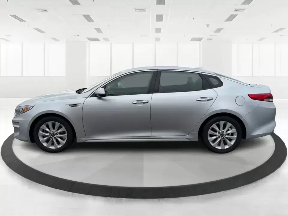 2017 Kia Optima LX (5XXGT4L31HG) with an Theta II 2.4L I-4 gasoline direct injection engine, 6A transmission, located at 880 E. National Road, Vandalia, OH, 45377, (937) 908-9800, 39.891918, -84.183594 - Are you ready to elevate your daily drive while embracing a lifestyle of convenience and reliability? Look no further than this stunning 2017 Kia Optima LX, available now at Advantage Car and Credit in Piqua, OH! This sedan is perfect for budget-conscious buyers seeking an efficient and stylish vehi - Photo#5