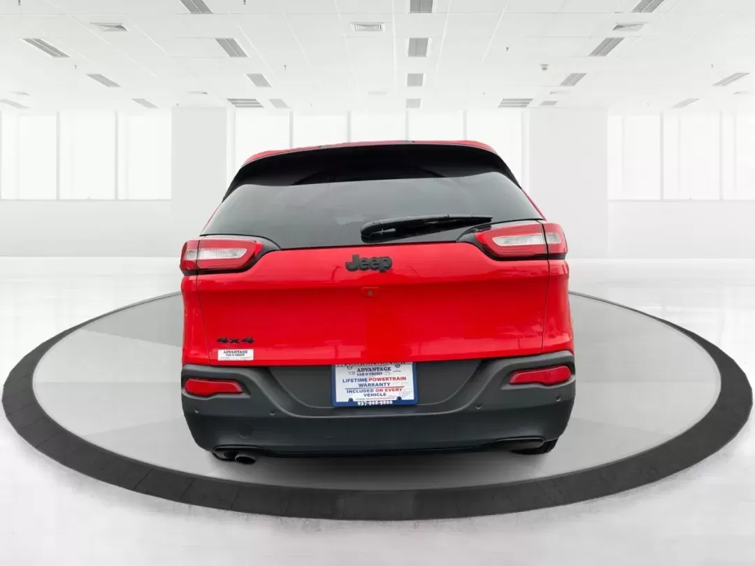 2018 Jeep Cherokee Limited 4x4 (1C4PJMDB4JD) with an Other engine, located at 1951 S Dayton Lakeview Rd., New Carlisle, OH, 45344, (937) 908-9800, 39.890999, -84.050255 - **Adventure Awaits with the 2018 Jeep Cherokee Limited 4x4!**<br /> <br /> Are you ready to elevate your daily drive or embark on unforgettable weekend adventures? Look no further than this stunning 2018 Jeep Cherokee Limited 4x4, now available at Advantage Car and Credit, your trusted Buy Here Pay - Photo#3