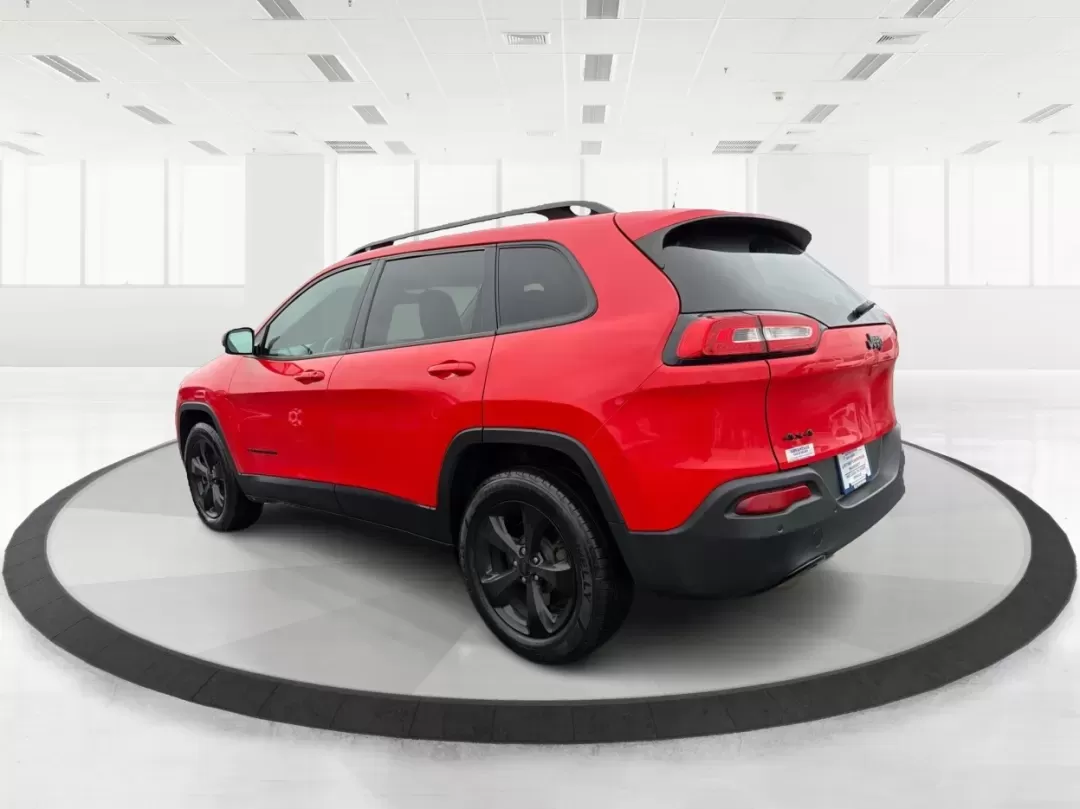 2018 Jeep Cherokee Limited 4x4 (1C4PJMDB4JD) with an Other engine, located at 1951 S Dayton Lakeview Rd., New Carlisle, OH, 45344, (937) 908-9800, 39.890999, -84.050255 - **Adventure Awaits with the 2018 Jeep Cherokee Limited 4x4!**<br /> <br /> Are you ready to elevate your daily drive or embark on unforgettable weekend adventures? Look no further than this stunning 2018 Jeep Cherokee Limited 4x4, now available at Advantage Car and Credit, your trusted Buy Here Pay - Photo#4