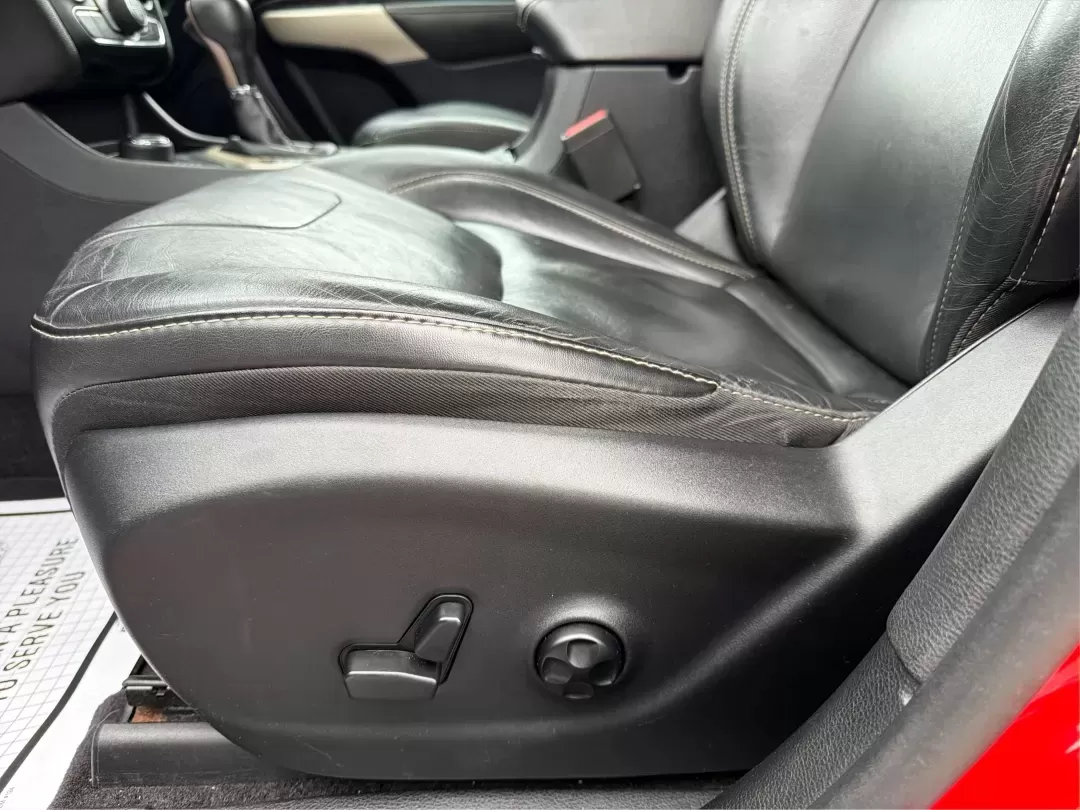 2018 Jeep Cherokee Limited 4x4 (1C4PJMDB4JD) with an Other engine, located at 1951 S Dayton Lakeview Rd., New Carlisle, OH, 45344, (937) 908-9800, 39.890999, -84.050255 - **Adventure Awaits with the 2018 Jeep Cherokee Limited 4x4!**<br /> <br /> Are you ready to elevate your daily drive or embark on unforgettable weekend adventures? Look no further than this stunning 2018 Jeep Cherokee Limited 4x4, now available at Advantage Car and Credit, your trusted Buy Here Pay - Photo#17