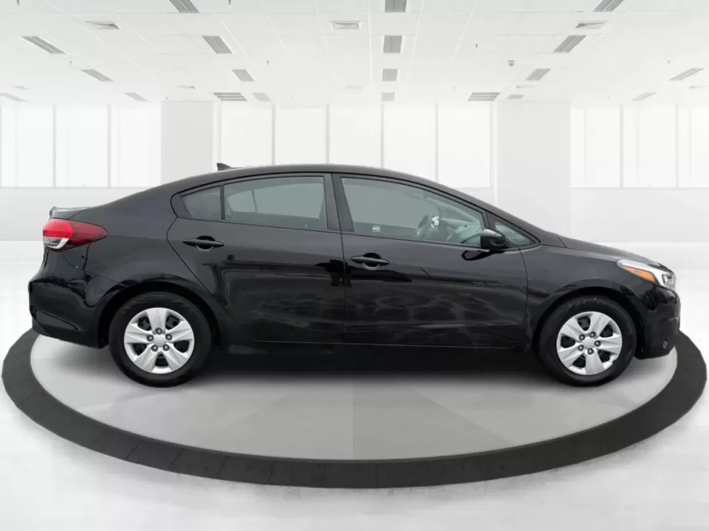 2018 Kia Forte LX (3KPFK4A71JE) with an 2L I-4 DOHC engine, located at 1951 S Dayton Lakeview Rd., New Carlisle, OH, 45344, (937) 908-9800, 39.890999, -84.050255 - **Discover Your Next Adventure with the 2018 Kia Forte at Advantage Car and Credit!**<br /> <br /> Are you in the market for a reliable and stylish sedan that accommodates your busy lifestyle? Look no further than this stunning 2018 Kia Forte LX, available now at Advantage Car and Credit in New Carl - Photo#1