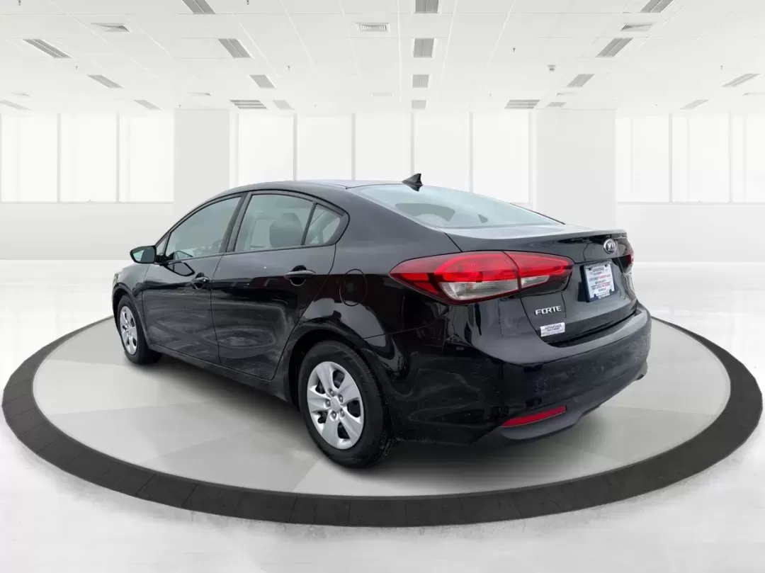 2018 Kia Forte LX (3KPFK4A71JE) with an 2L I-4 DOHC engine, located at 1951 S Dayton Lakeview Rd., New Carlisle, OH, 45344, (937) 908-9800, 39.890999, -84.050255 - **Discover Your Next Adventure with the 2018 Kia Forte at Advantage Car and Credit!**<br /> <br /> Are you in the market for a reliable and stylish sedan that accommodates your busy lifestyle? Look no further than this stunning 2018 Kia Forte LX, available now at Advantage Car and Credit in New Carl - Photo#4