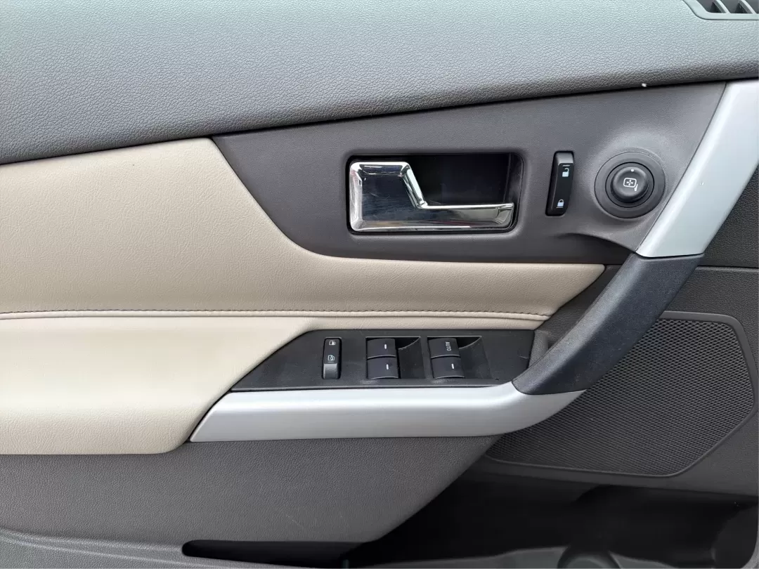 2014 Ford Edge Limited (2FMDK4KC2EB) with an 3.5L V-6 DOHC engine, located at 8750 N County Rd 25A, Piqua, OH, 45356, (937) 908-9800, 40.164391, -84.232513 - **Discover the Perfect Family SUV for Your Next Adventure: 2014 Ford Edge Limited at Advantage Car and Credit - Piqua!**<br /> <br /> Are you searching for a versatile and stylish vehicle that can accommodate your growing family's needs while also providing the comfort and style you crave? Look no f - Photo#18