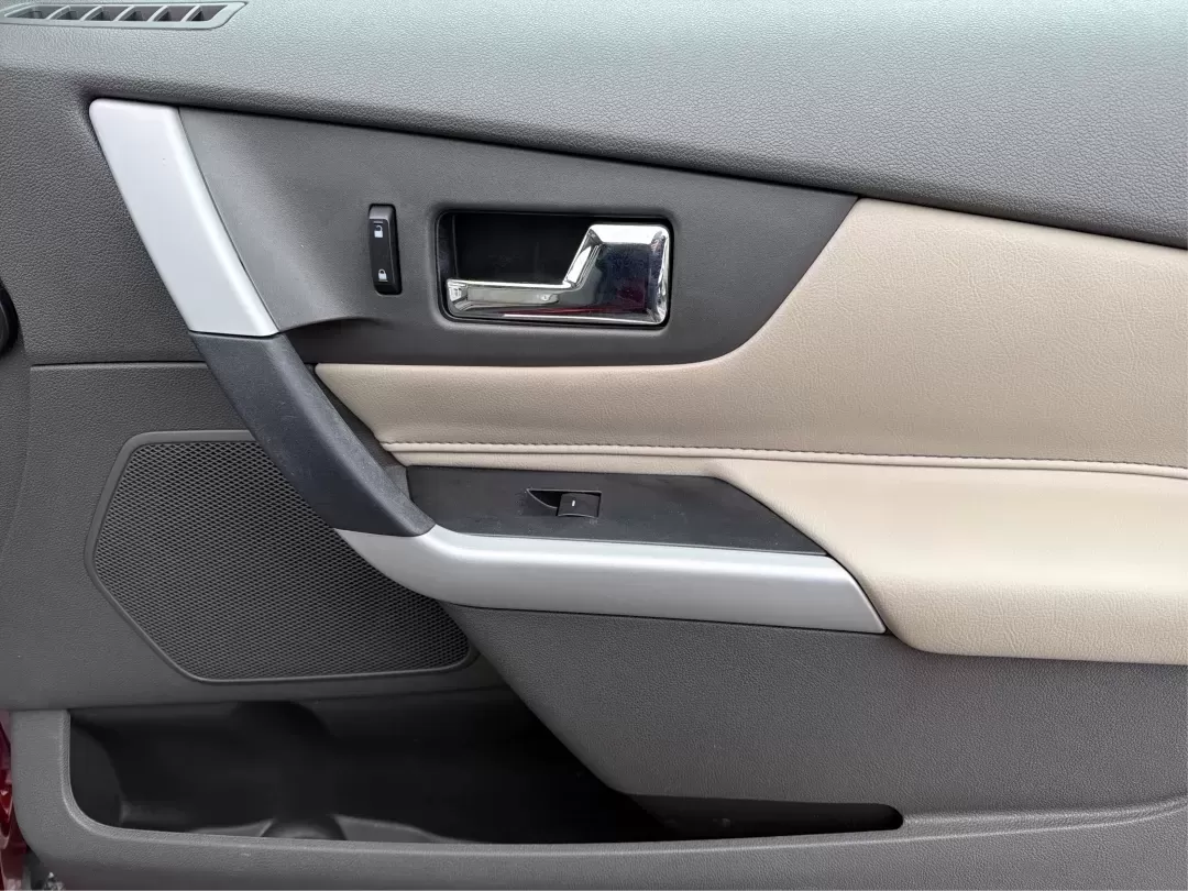 2014 Ford Edge Limited (2FMDK4KC2EB) with an 3.5L V-6 DOHC engine, located at 8750 N County Rd 25A, Piqua, OH, 45356, (937) 908-9800, 40.164391, -84.232513 - **Discover the Perfect Family SUV for Your Next Adventure: 2014 Ford Edge Limited at Advantage Car and Credit - Piqua!**<br /> <br /> Are you searching for a versatile and stylish vehicle that can accommodate your growing family's needs while also providing the comfort and style you crave? Look no f - Photo#19