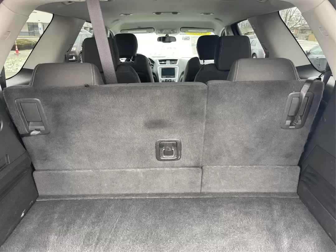 2015 GMC Acadia SLE-2 (1GKKVPKD6FJ) with an 3.6L V-6 gasoline direct injection engine, located at 8750 N County Rd 25A, Piqua, OH, 45356, (937) 908-9800, 40.164391, -84.232513 - Are you ready to elevate your family adventures or conquer your daily commute with unmatched style and comfort? Look no further than this stunning 2015 GMC Acadia SLE-2, available now at Advantage Car and Credit - Piqua. Perfectly designed for growing families, this sport utility vehicle offers a bl - Photo#5