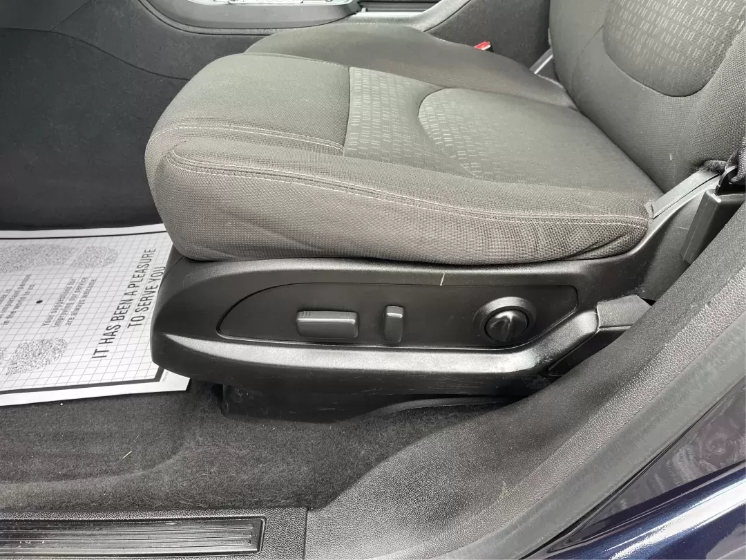 2015 GMC Acadia SLE-2 (1GKKVPKD6FJ) with an 3.6L V-6 gasoline direct injection engine, located at 8750 N County Rd 25A, Piqua, OH, 45356, (937) 908-9800, 40.164391, -84.232513 - Are you ready to elevate your family adventures or conquer your daily commute with unmatched style and comfort? Look no further than this stunning 2015 GMC Acadia SLE-2, available now at Advantage Car and Credit - Piqua. Perfectly designed for growing families, this sport utility vehicle offers a bl - Photo#11