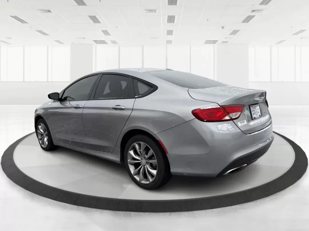 2016 Chrysler 200 S (1C3CCCBB3GN) with an Other engine, located at 880 E. National Road, Vandalia, OH, 45377, (937) 908-9800, 39.891918, -84.183594 - **Elevate Your Commute with the 2016 Chrysler 200 S at Advantage Car and Credit - Vandalia!**<br /> <br /> Are you looking for the perfect blend of style, comfort, and performance for your daily commute or family outings? The 2016 Chrysler 200 S is your ideal companion, offering a sophisticated seda - Photo#4