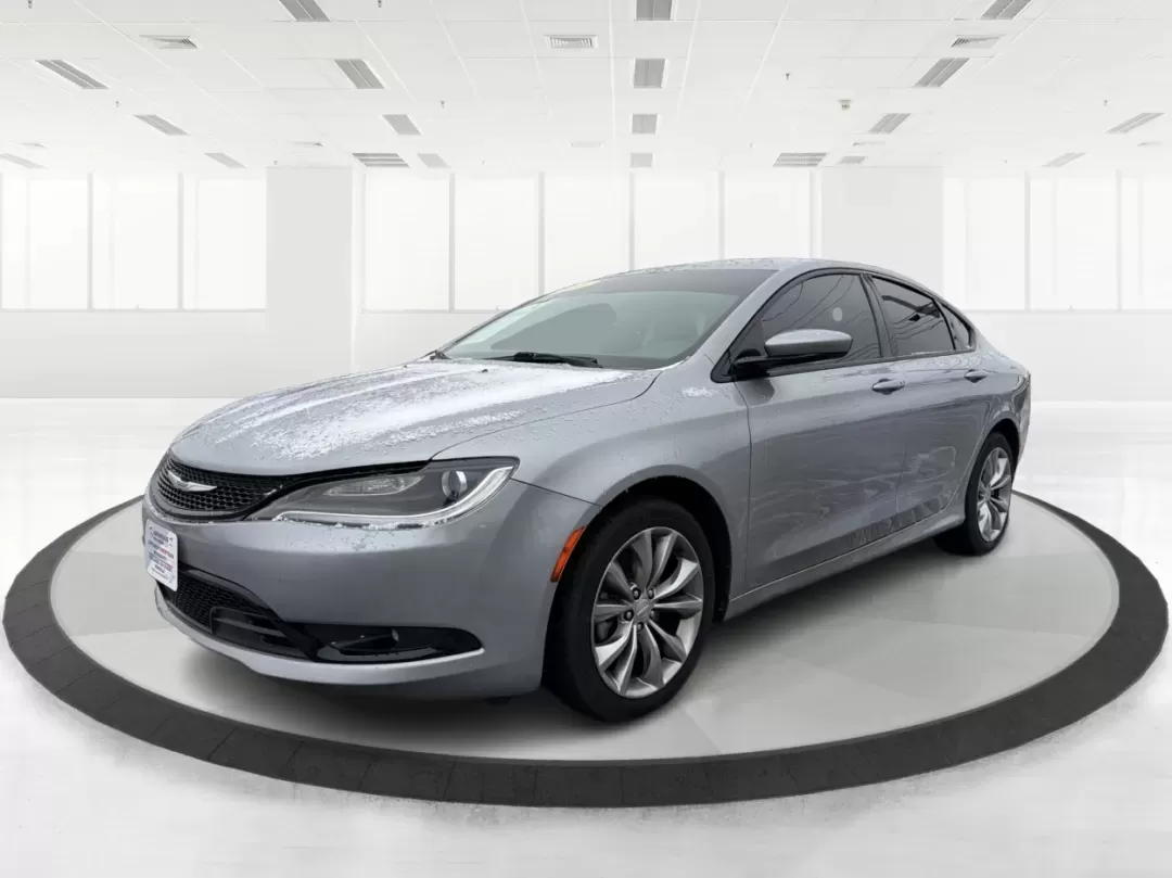 2016 Chrysler 200 S (1C3CCCBB3GN) with an Other engine, located at 880 E. National Road, Vandalia, OH, 45377, (937) 908-9800, 39.891918, -84.183594 - **Elevate Your Commute with the 2016 Chrysler 200 S at Advantage Car and Credit - Vandalia!**<br /> <br /> Are you looking for the perfect blend of style, comfort, and performance for your daily commute or family outings? The 2016 Chrysler 200 S is your ideal companion, offering a sophisticated seda - Photo#8