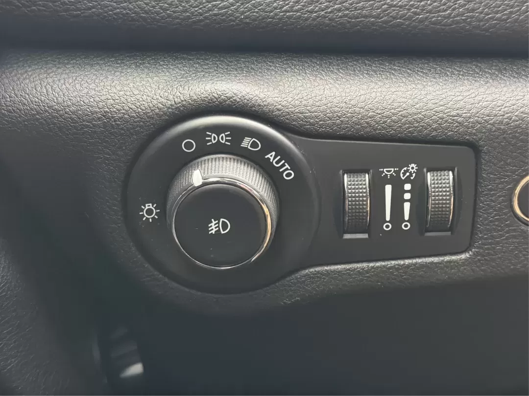 2016 Chrysler 200 S (1C3CCCBB3GN) with an Other engine, located at 880 E. National Road, Vandalia, OH, 45377, (937) 908-9800, 39.891918, -84.183594 - **Elevate Your Commute with the 2016 Chrysler 200 S at Advantage Car and Credit - Vandalia!**<br /> <br /> Are you looking for the perfect blend of style, comfort, and performance for your daily commute or family outings? The 2016 Chrysler 200 S is your ideal companion, offering a sophisticated seda - Photo#16