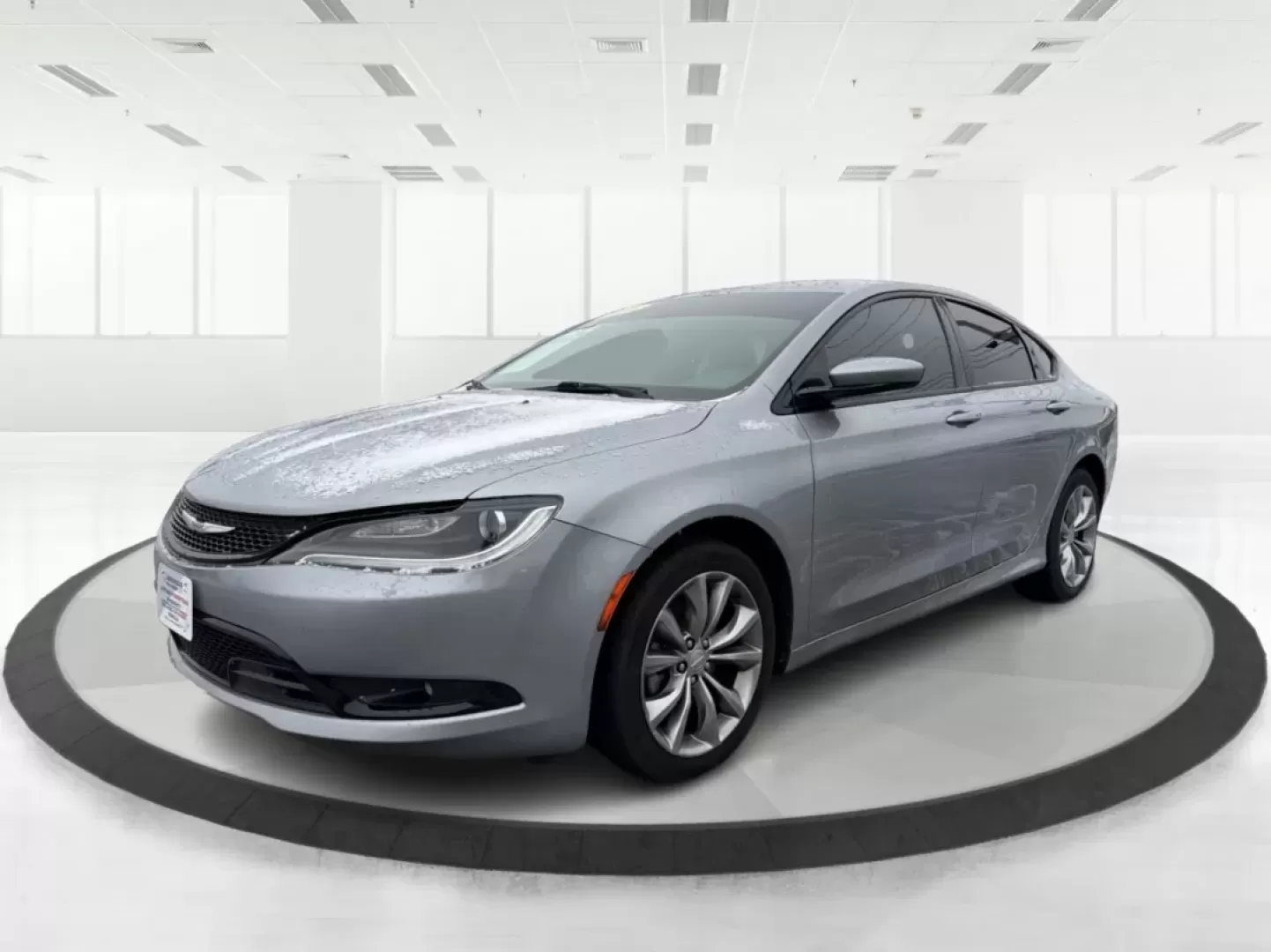 2016 Chrysler 200 S (1C3CCCBB3GN) with an Other engine, located at 1951 S Dayton Lakeview Rd., New Carlisle, OH, 45344, (937) 908-9800, 39.890999, -84.050255 - **Elevate Your Commute with the 2016 Chrysler 200 S at Advantage Car and Credit - Vandalia!**<br /> <br /> Are you looking for the perfect blend of style, comfort, and performance for your daily commute or family outings? The 2016 Chrysler 200 S is your ideal companion, offering a sophisticated seda - Photo#8