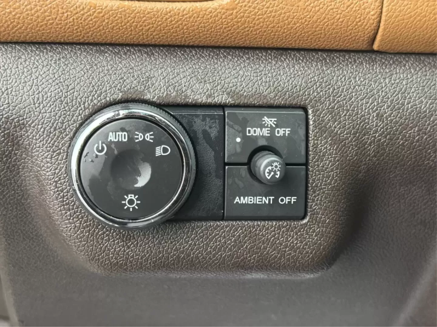 2014 Buick Enclave Leather (5GAKVBKD7EJ) with an 3.6L V-6 gasoline direct injection engine, located at 1184 Kauffman Ave, Fairborn, OH, 45324, (937) 908-9800, 39.807072, -84.030914 - **Experience the Ultimate Family Adventure with the 2014 Buick Enclave at Advantage Car and Credit!** <br /> <br /> Are you a growing family seeking the perfect vehicle to accommodate your busy lifestyle? Look no further than this stunning 2014 Buick Enclave, now available at Advantage Car and Credi - Photo#16