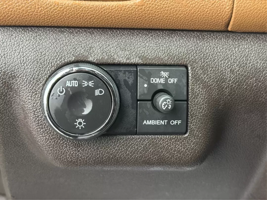 2014 Buick Enclave Leather (5GAKVBKD7EJ) with an 3.6L V-6 gasoline direct injection engine, located at 1184 Kauffman Ave, Fairborn, OH, 45324, (937) 908-9800, 39.807072, -84.030914 - **Experience the Ultimate Family Adventure with the 2014 Buick Enclave at Advantage Car and Credit!** <br /> <br /> Are you a growing family seeking the perfect vehicle to accommodate your busy lifestyle? Look no further than this stunning 2014 Buick Enclave, now available at Advantage Car and Credi - Photo#16