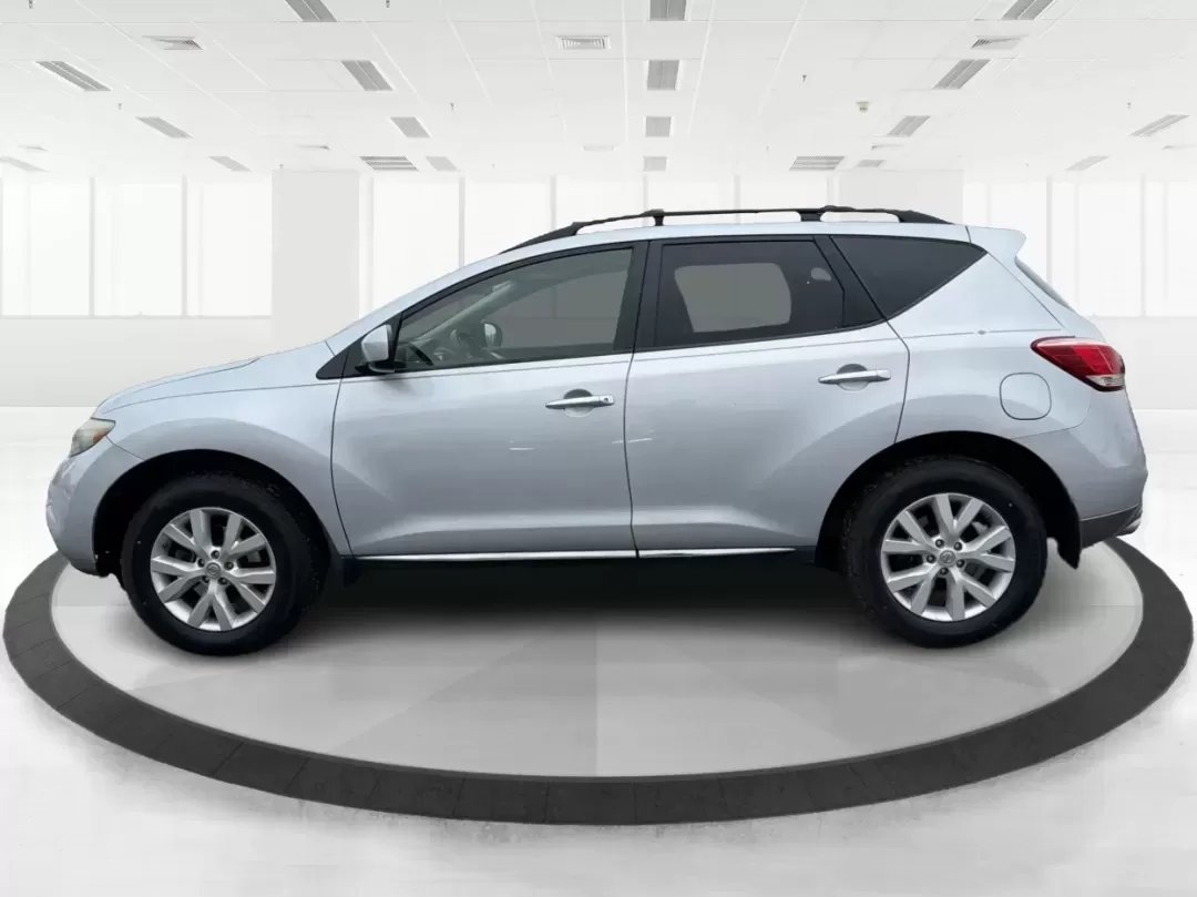 2014 Nissan Murano SL AWD (JN8AZ1MW2EW) with an 3.5L V6 DOHC 24V engine, Continuously Variable Transmission transmission, located at 1184 Kauffman Ave, Fairborn, OH, 45324, (937) 908-9800, 39.807072, -84.030914 - Discover the perfect blend of comfort, versatility, and reliability with the 2014 Nissan Murano SL AWD, available now at Advantage Car and Credit in Fairborn, OH. Whether you're a growing family needing extra space, a commuter seeking efficiency, or someone who loves weekend adventures, this SUV is - Photo#5