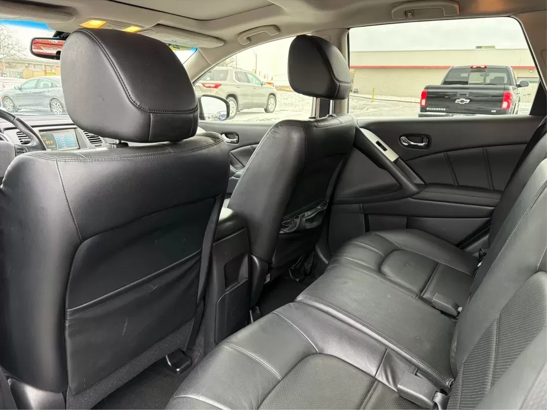 2014 Nissan Murano SL AWD (JN8AZ1MW2EW) with an 3.5L V6 DOHC 24V engine, Continuously Variable Transmission transmission, located at 1184 Kauffman Ave, Fairborn, OH, 45324, (937) 908-9800, 39.807072, -84.030914 - Discover the perfect blend of comfort, versatility, and reliability with the 2014 Nissan Murano SL AWD, available now at Advantage Car and Credit in Fairborn, OH. Whether you're a growing family needing extra space, a commuter seeking efficiency, or someone who loves weekend adventures, this SUV is - Photo#10