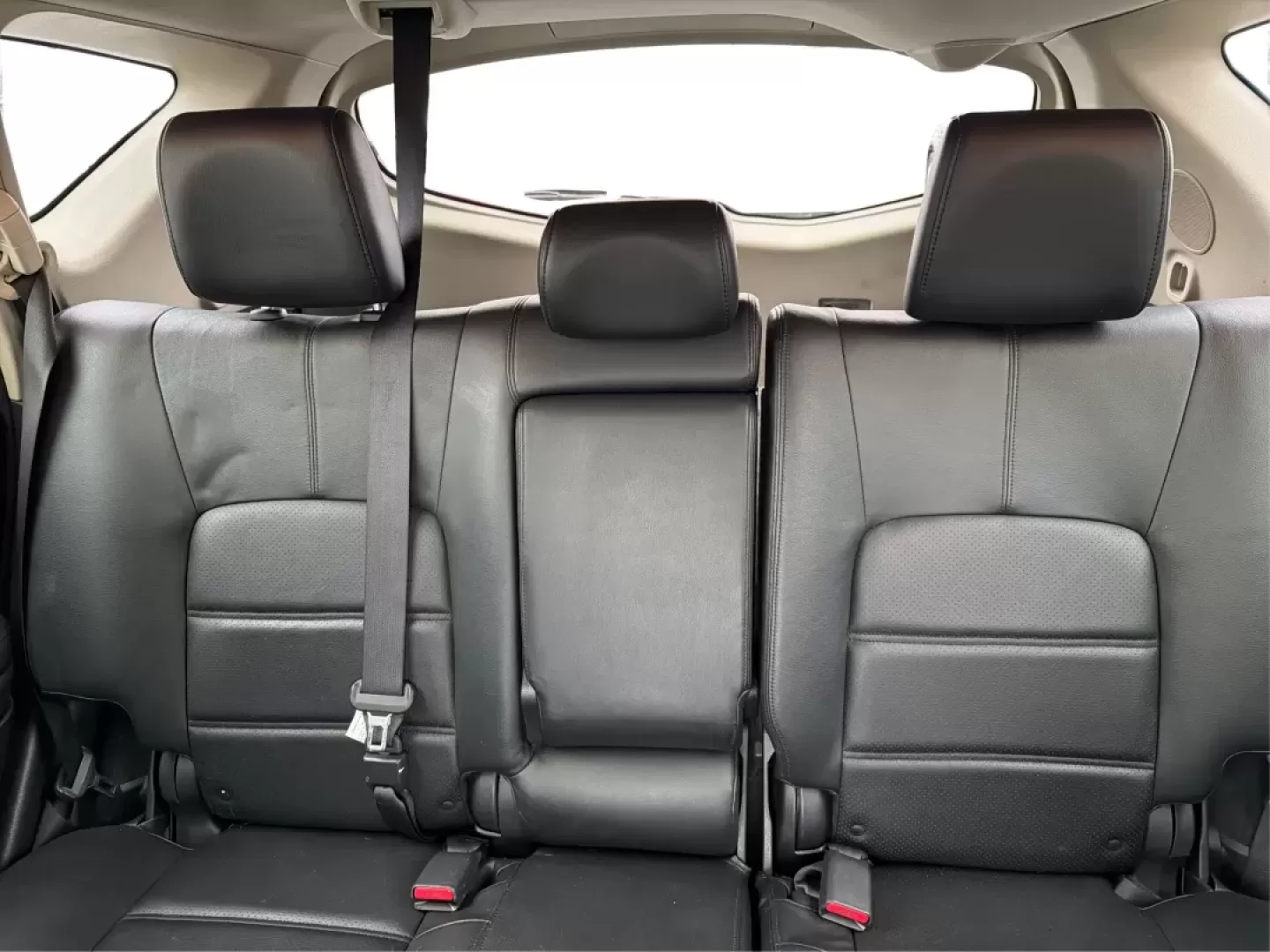 2014 Nissan Murano SL AWD (JN8AZ1MW2EW) with an 3.5L V6 DOHC 24V engine, Continuously Variable Transmission transmission, located at 1184 Kauffman Ave, Fairborn, OH, 45324, (937) 908-9800, 39.807072, -84.030914 - Discover the perfect blend of comfort, versatility, and reliability with the 2014 Nissan Murano SL AWD, available now at Advantage Car and Credit in Fairborn, OH. Whether you're a growing family needing extra space, a commuter seeking efficiency, or someone who loves weekend adventures, this SUV is - Photo#14