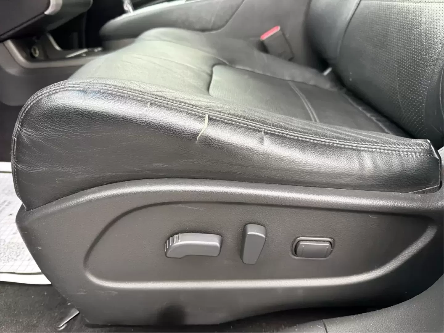 2014 Nissan Murano SL AWD (JN8AZ1MW2EW) with an 3.5L V6 DOHC 24V engine, Continuously Variable Transmission transmission, located at 1184 Kauffman Ave, Fairborn, OH, 45324, (937) 908-9800, 39.807072, -84.030914 - Discover the perfect blend of comfort, versatility, and reliability with the 2014 Nissan Murano SL AWD, available now at Advantage Car and Credit in Fairborn, OH. Whether you're a growing family needing extra space, a commuter seeking efficiency, or someone who loves weekend adventures, this SUV is - Photo#17