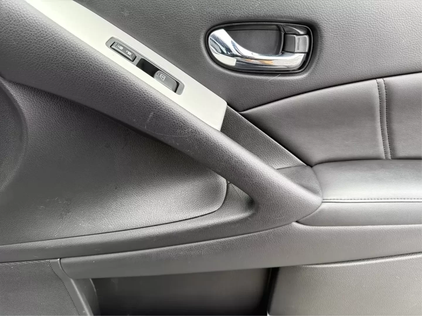 2014 Nissan Murano SL AWD (JN8AZ1MW2EW) with an 3.5L V6 DOHC 24V engine, Continuously Variable Transmission transmission, located at 1184 Kauffman Ave, Fairborn, OH, 45324, (937) 908-9800, 39.807072, -84.030914 - Discover the perfect blend of comfort, versatility, and reliability with the 2014 Nissan Murano SL AWD, available now at Advantage Car and Credit in Fairborn, OH. Whether you're a growing family needing extra space, a commuter seeking efficiency, or someone who loves weekend adventures, this SUV is - Photo#19