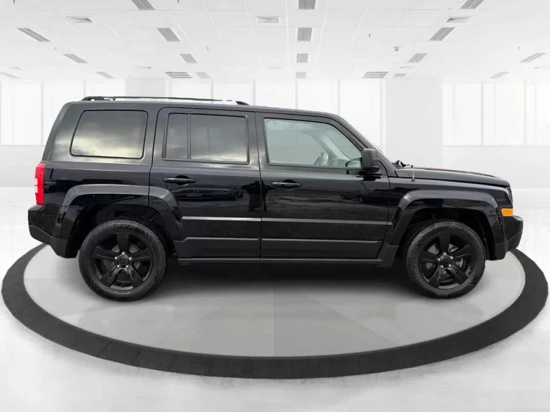 2015 Jeep Patriot Altitude Edition (1C4NJPBA7FD) with an 2L I-4 DOHC engine, located at 1184 Kauffman Ave, Fairborn, OH, 45324, (937) 908-9800, 39.807072, -84.030914 - **Adventure Awaits with the 2015 Jeep Patriot Altitude Edition!**<br /> <br /> Are you ready to elevate your weekend adventures or make daily commutes a breeze? At Advantage Car and Credit in Fairborn, OH, we have just the vehicle for you-the 2015 Jeep Patriot Altitude Edition! This rugged yet comfo - Photo#1