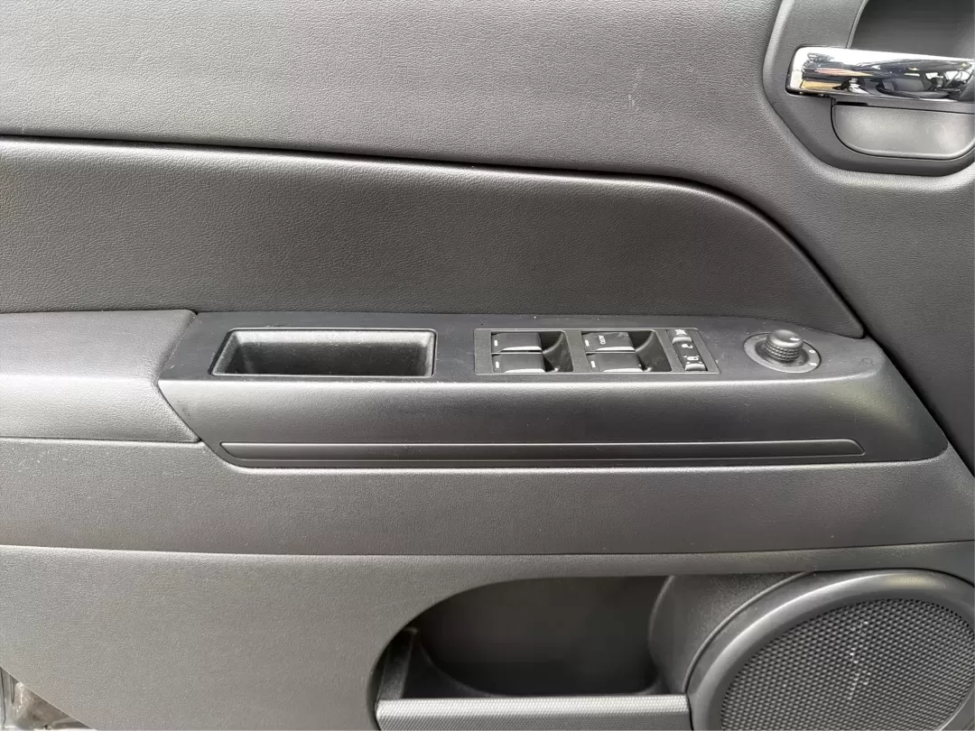 2015 Jeep Patriot Altitude Edition (1C4NJPBA7FD) with an 2L I-4 DOHC engine, located at 1184 Kauffman Ave, Fairborn, OH, 45324, (937) 908-9800, 39.807072, -84.030914 - **Adventure Awaits with the 2015 Jeep Patriot Altitude Edition!**<br /> <br /> Are you ready to elevate your weekend adventures or make daily commutes a breeze? At Advantage Car and Credit in Fairborn, OH, we have just the vehicle for you-the 2015 Jeep Patriot Altitude Edition! This rugged yet comfo - Photo#17