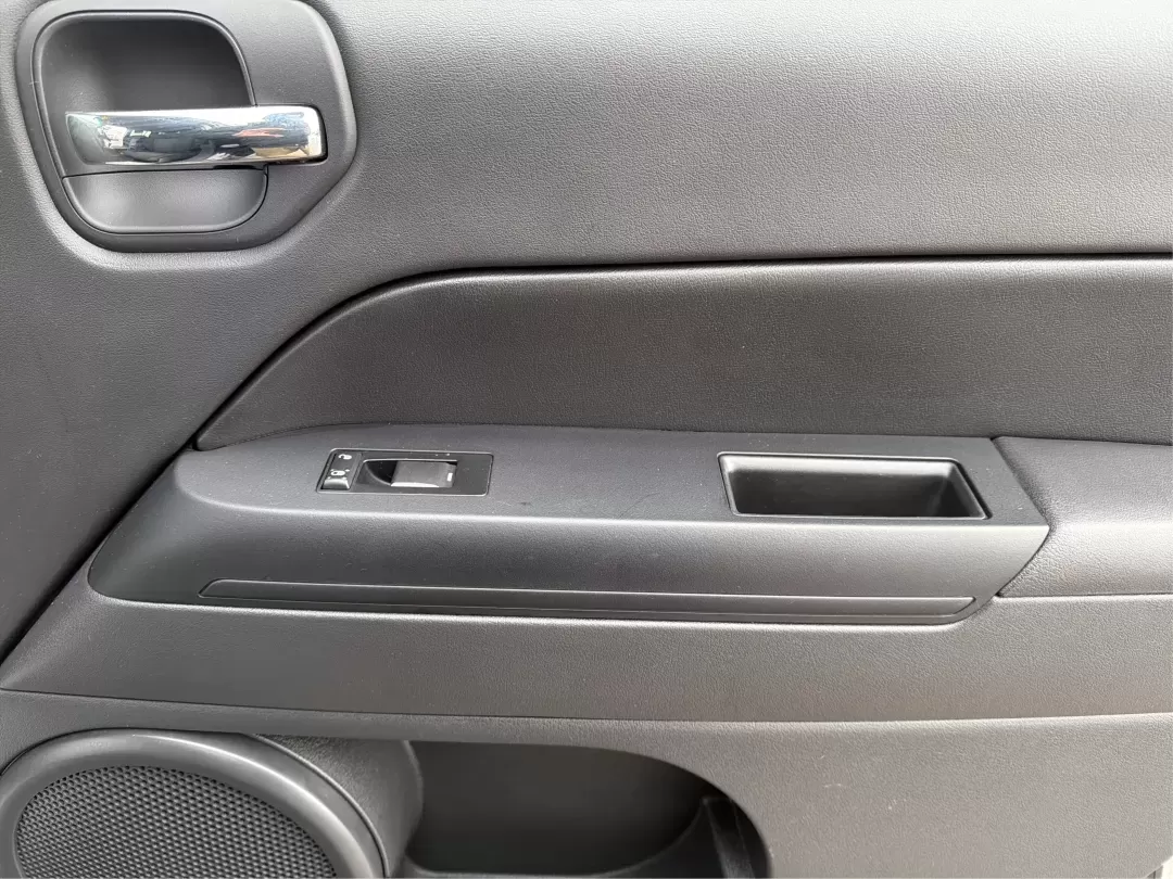 2015 Jeep Patriot Altitude Edition (1C4NJPBA7FD) with an 2L I-4 DOHC engine, located at 1184 Kauffman Ave, Fairborn, OH, 45324, (937) 908-9800, 39.807072, -84.030914 - **Adventure Awaits with the 2015 Jeep Patriot Altitude Edition!**<br /> <br /> Are you ready to elevate your weekend adventures or make daily commutes a breeze? At Advantage Car and Credit in Fairborn, OH, we have just the vehicle for you-the 2015 Jeep Patriot Altitude Edition! This rugged yet comfo - Photo#18