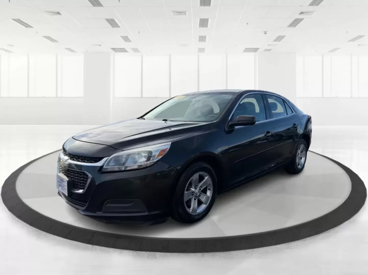 2014 Chevrolet Malibu 1LS (1G11B5SL3EF) with an ECOTEC 2.5L I-4 gasoline direct injection engine, 6-Speed Automatic transmission, located at 1230 East Main St, Xenia, OH, 45385, (937) 908-9800, 39.688026, -83.910172 - Discover the perfect blend of style, comfort, and performance with the 2014 Chevrolet Malibu 1LS, now available at Advantage Car and Credit in Xenia, OH! If you're seeking a dependable vehicle for your daily commute, weekend getaways, or family outings, this sedan is designed to meet your needs. Wit - Photo#8