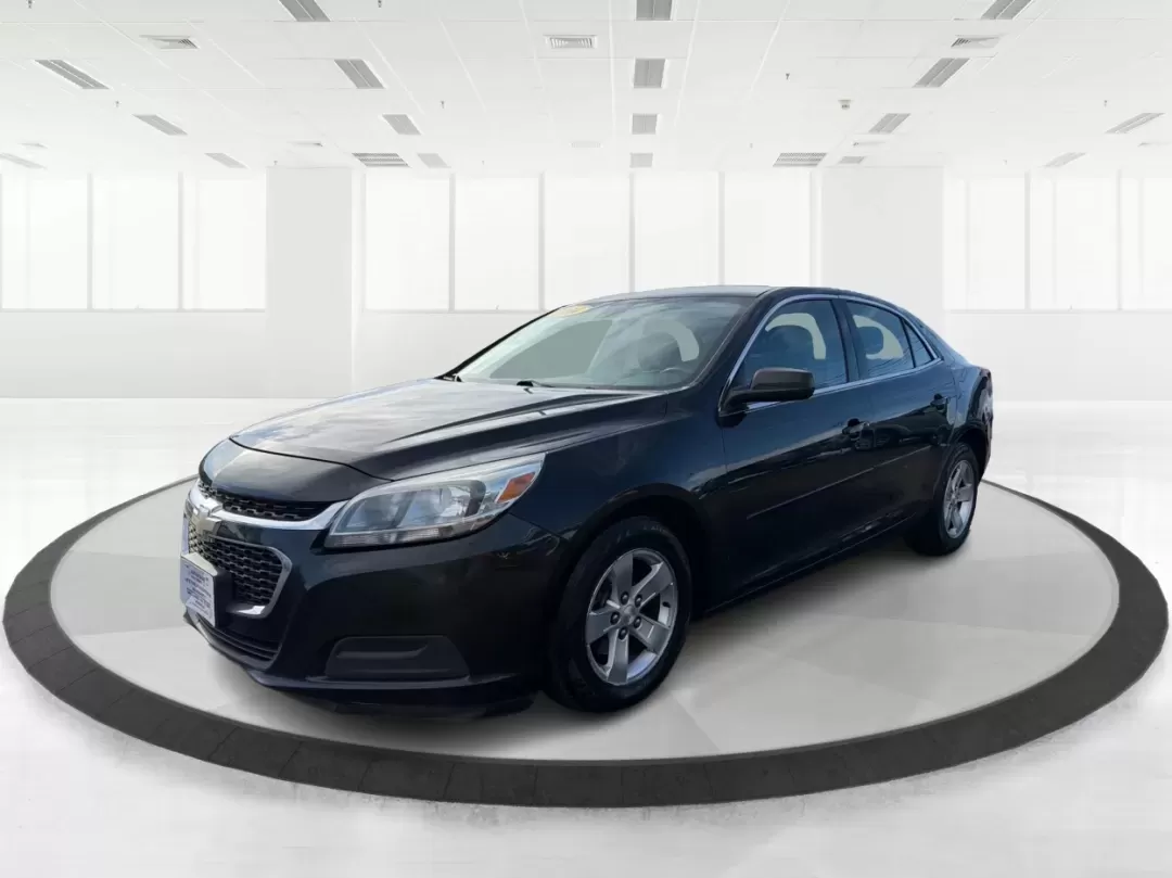 2014 Chevrolet Malibu 1LS (1G11B5SL3EF) with an ECOTEC 2.5L I-4 gasoline direct injection engine, located at 1230 East Main St, Xenia, OH, 45385, (937) 908-9800, 39.688026, -83.910172 - Discover the perfect blend of style, comfort, and performance with the 2014 Chevrolet Malibu 1LS, now available at Advantage Car and Credit in Xenia, OH! If you're seeking a dependable vehicle for your daily commute, weekend getaways, or family outings, this sedan is designed to meet your needs. Wit - Photo#8