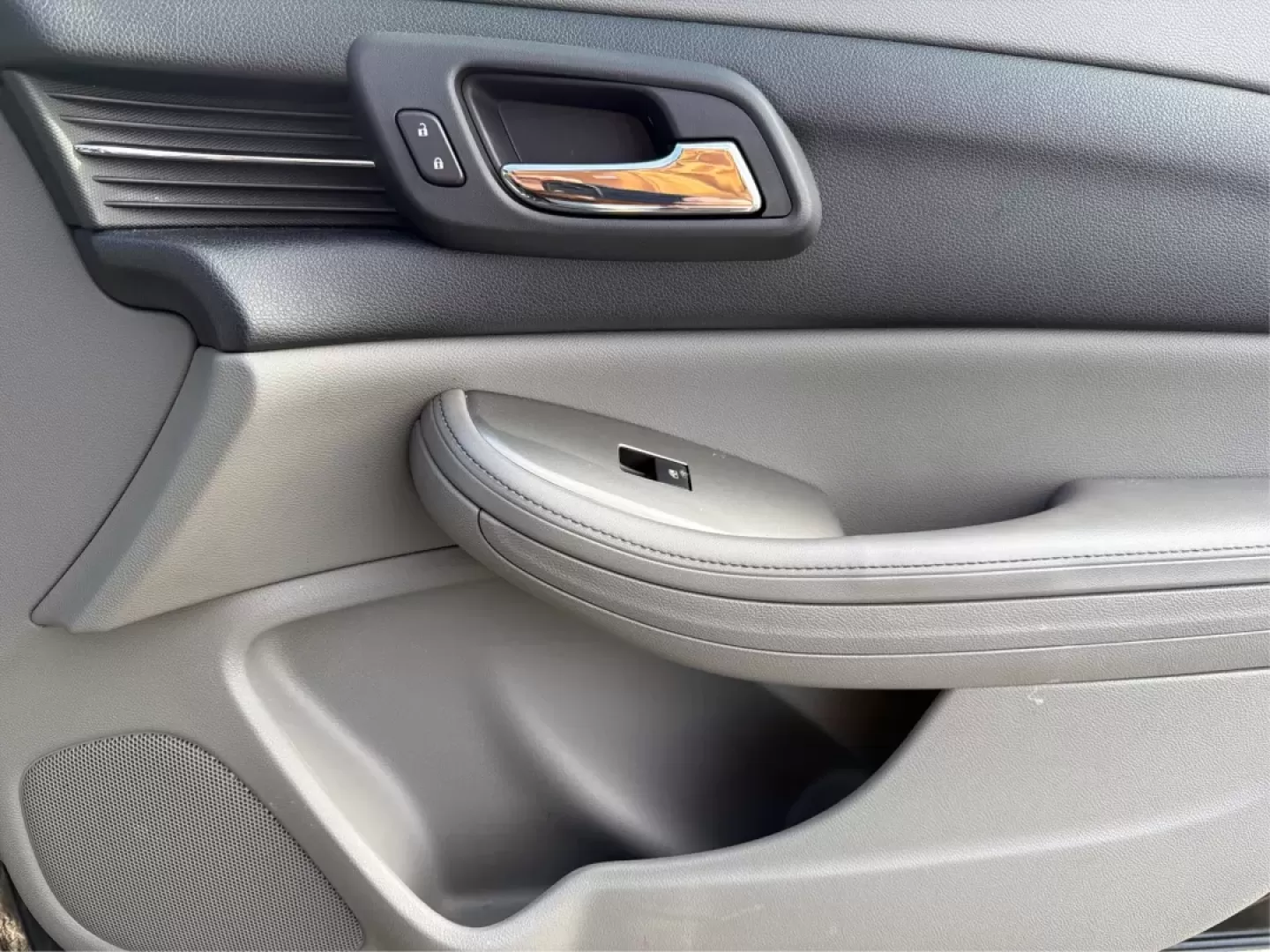 2014 Chevrolet Malibu 1LS (1G11B5SL3EF) with an ECOTEC 2.5L I-4 gasoline direct injection engine, 6-Speed Automatic transmission, located at 1230 East Main St, Xenia, OH, 45385, (937) 908-9800, 39.688026, -83.910172 - Discover the perfect blend of style, comfort, and performance with the 2014 Chevrolet Malibu 1LS, now available at Advantage Car and Credit in Xenia, OH! If you're seeking a dependable vehicle for your daily commute, weekend getaways, or family outings, this sedan is designed to meet your needs. Wit - Photo#19