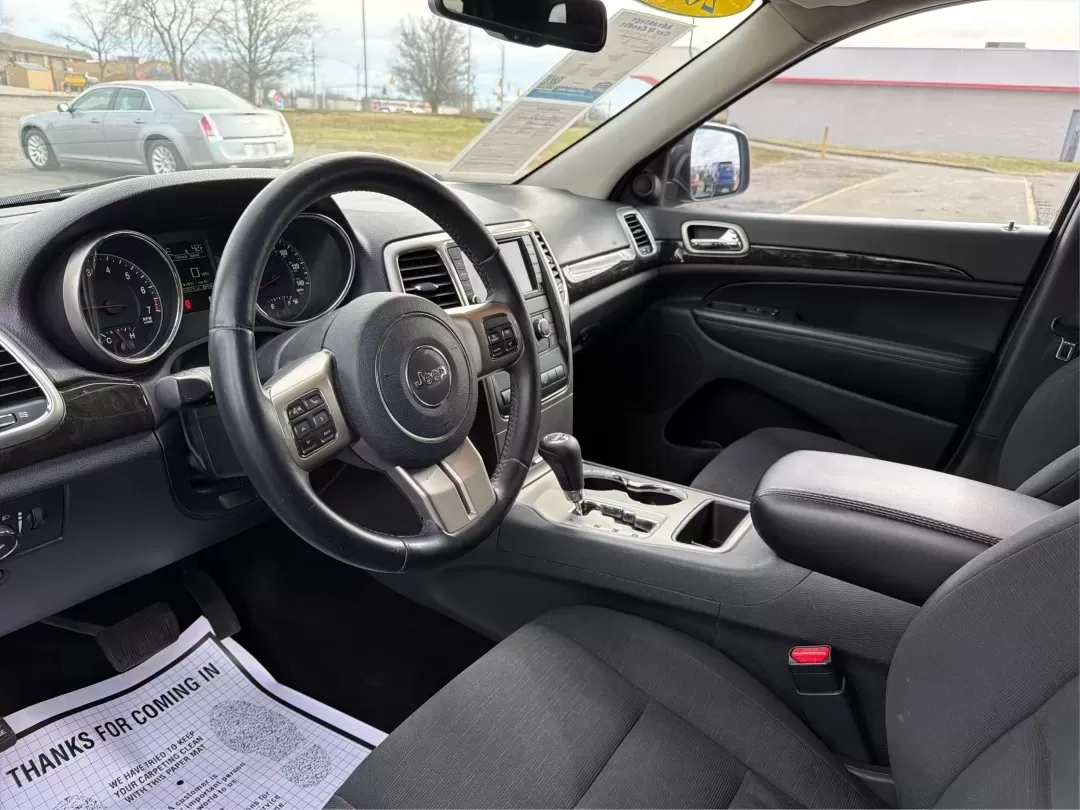 2013 Jeep Grand Cherokee Laredo (1C4RJFAG1DC) with an Other engine, located at 1184 Kauffman Ave, Fairborn, OH, 45324, (937) 908-9800, 39.807072, -84.030914 - **Explore Adventure with the 2013 Jeep Grand Cherokee Laredo Your Ultimate SUV Awaits!**<br /> <br /> Are you ready to elevate your driving experience and tackle every journey with style and confidence? At Advantage Car and Credit in Fairborn, OH, we proudly present a remarkable 2013 Jeep Grand Che - Photo#9