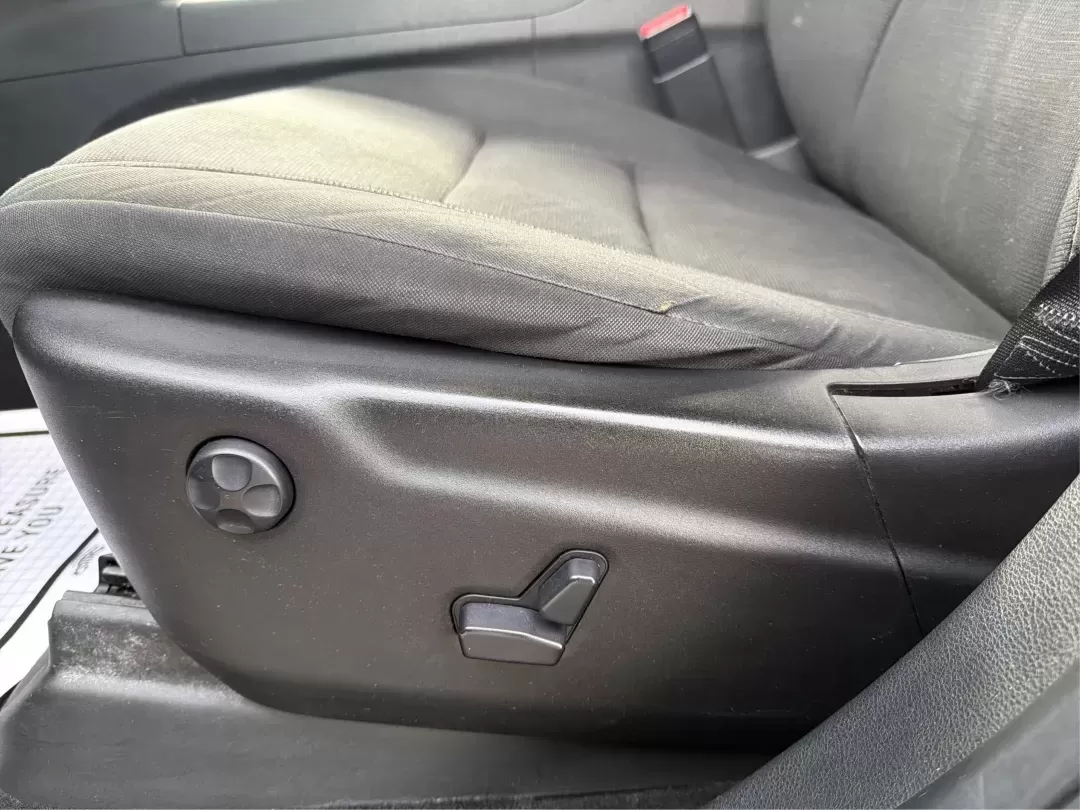 2013 Jeep Grand Cherokee Laredo (1C4RJFAG1DC) with an Other engine, located at 1184 Kauffman Ave, Fairborn, OH, 45324, (937) 908-9800, 39.807072, -84.030914 - **Explore Adventure with the 2013 Jeep Grand Cherokee Laredo Your Ultimate SUV Awaits!**<br /> <br /> Are you ready to elevate your driving experience and tackle every journey with style and confidence? At Advantage Car and Credit in Fairborn, OH, we proudly present a remarkable 2013 Jeep Grand Che - Photo#18