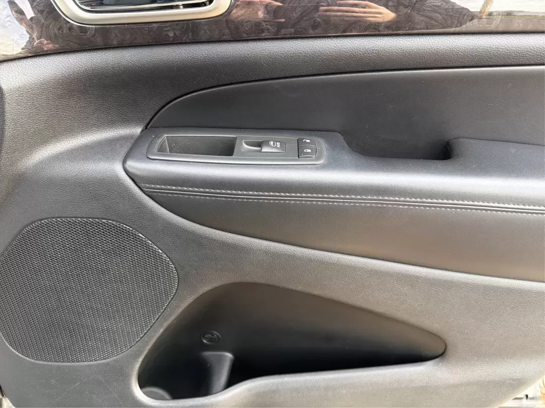 2013 Jeep Grand Cherokee Laredo (1C4RJFAG1DC) with an Other engine, located at 1184 Kauffman Ave, Fairborn, OH, 45324, (937) 908-9800, 39.807072, -84.030914 - **Explore Adventure with the 2013 Jeep Grand Cherokee Laredo Your Ultimate SUV Awaits!**<br /> <br /> Are you ready to elevate your driving experience and tackle every journey with style and confidence? At Advantage Car and Credit in Fairborn, OH, we proudly present a remarkable 2013 Jeep Grand Che - Photo#20