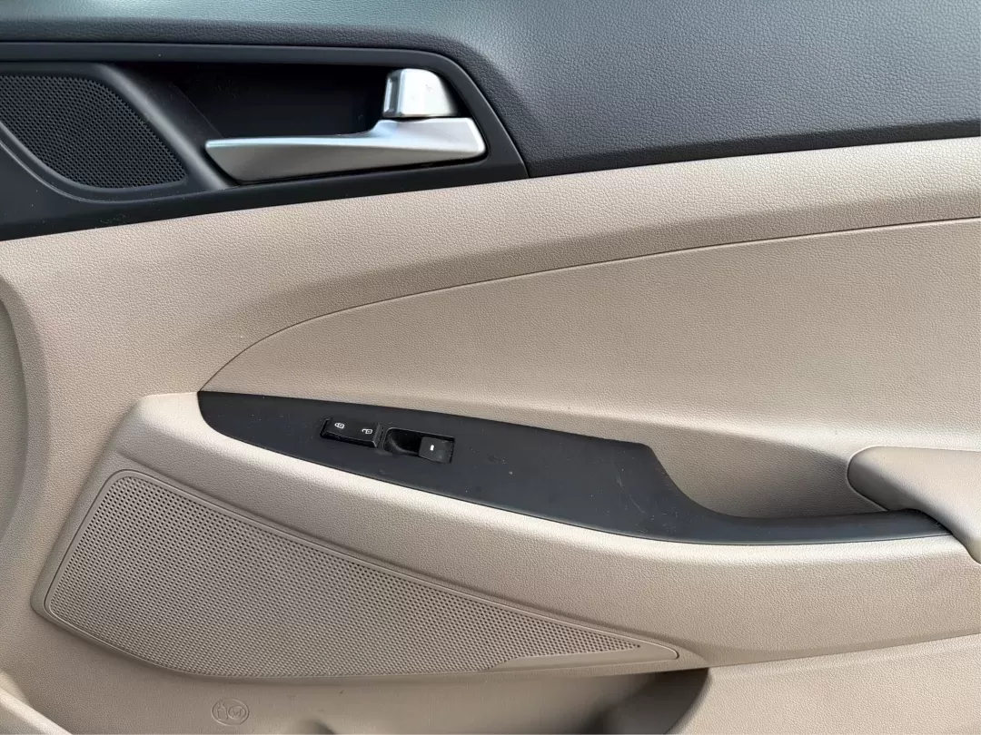 2019 Hyundai Tucson SEL (KM8J3CAL6KU) with an Theta 2.4L I-4 gasoline direct injection engine, located at 1184 Kauffman Ave, Fairborn, OH, 45324, (937) 908-9800, 39.807072, -84.030914 - **Adventure Awaits with the 2019 Hyundai Tucson SEL at Advantage Car and Credit - Fairborn!**<br /> <br /> Are you ready to elevate your lifestyle and explore the great outdoors? The 2019 Hyundai Tucson SEL is the perfect companion for both weekend adventures and everyday commutes. With its spacious - Photo#19