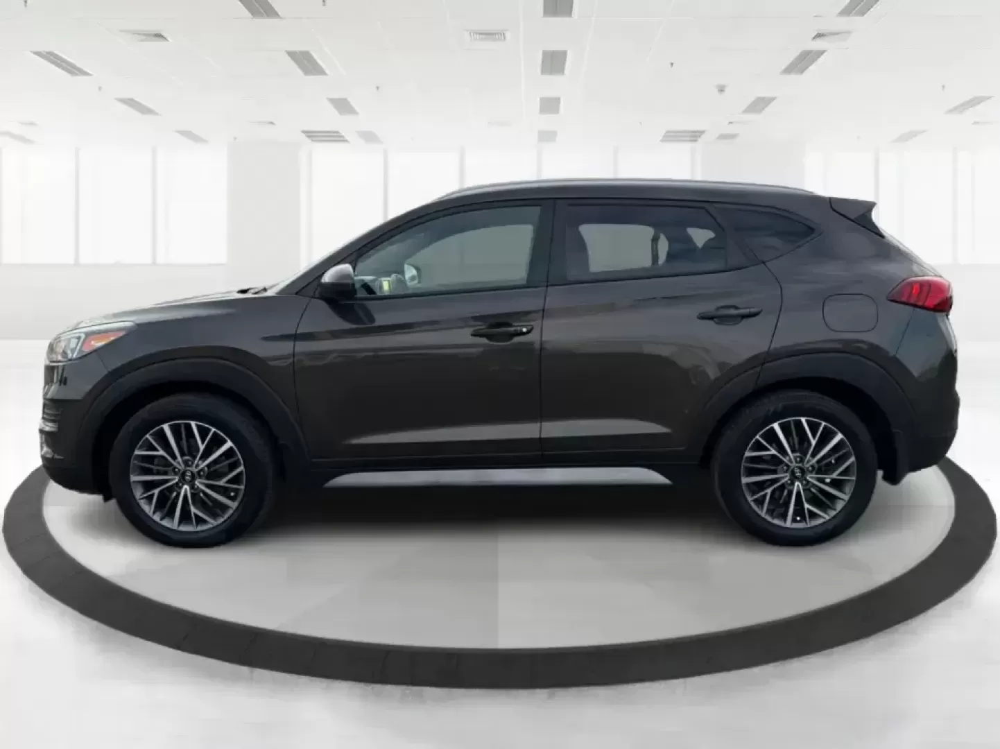 2019 Hyundai Tucson SEL (KM8J3CAL6KU) with an Theta 2.4L I-4 gasoline direct injection engine, 6A transmission, located at 1184 Kauffman Ave, Fairborn, OH, 45324, (937) 908-9800, 39.807072, -84.030914 - **Adventure Awaits with the 2019 Hyundai Tucson SEL at Advantage Car and Credit - Fairborn!**<br /> <br /> Are you ready to elevate your lifestyle and explore the great outdoors? The 2019 Hyundai Tucson SEL is the perfect companion for both weekend adventures and everyday commutes. With its spacious - Photo#5