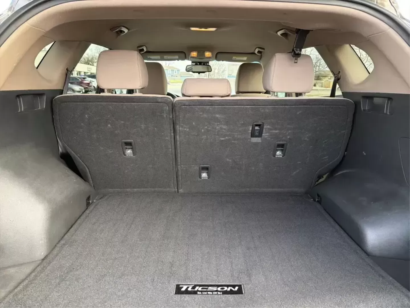 2019 Hyundai Tucson SEL (KM8J3CAL6KU) with an Theta 2.4L I-4 gasoline direct injection engine, 6A transmission, located at 1184 Kauffman Ave, Fairborn, OH, 45324, (937) 908-9800, 39.807072, -84.030914 - **Adventure Awaits with the 2019 Hyundai Tucson SEL at Advantage Car and Credit - Fairborn!**<br /> <br /> Are you ready to elevate your lifestyle and explore the great outdoors? The 2019 Hyundai Tucson SEL is the perfect companion for both weekend adventures and everyday commutes. With its spacious - Photo#12