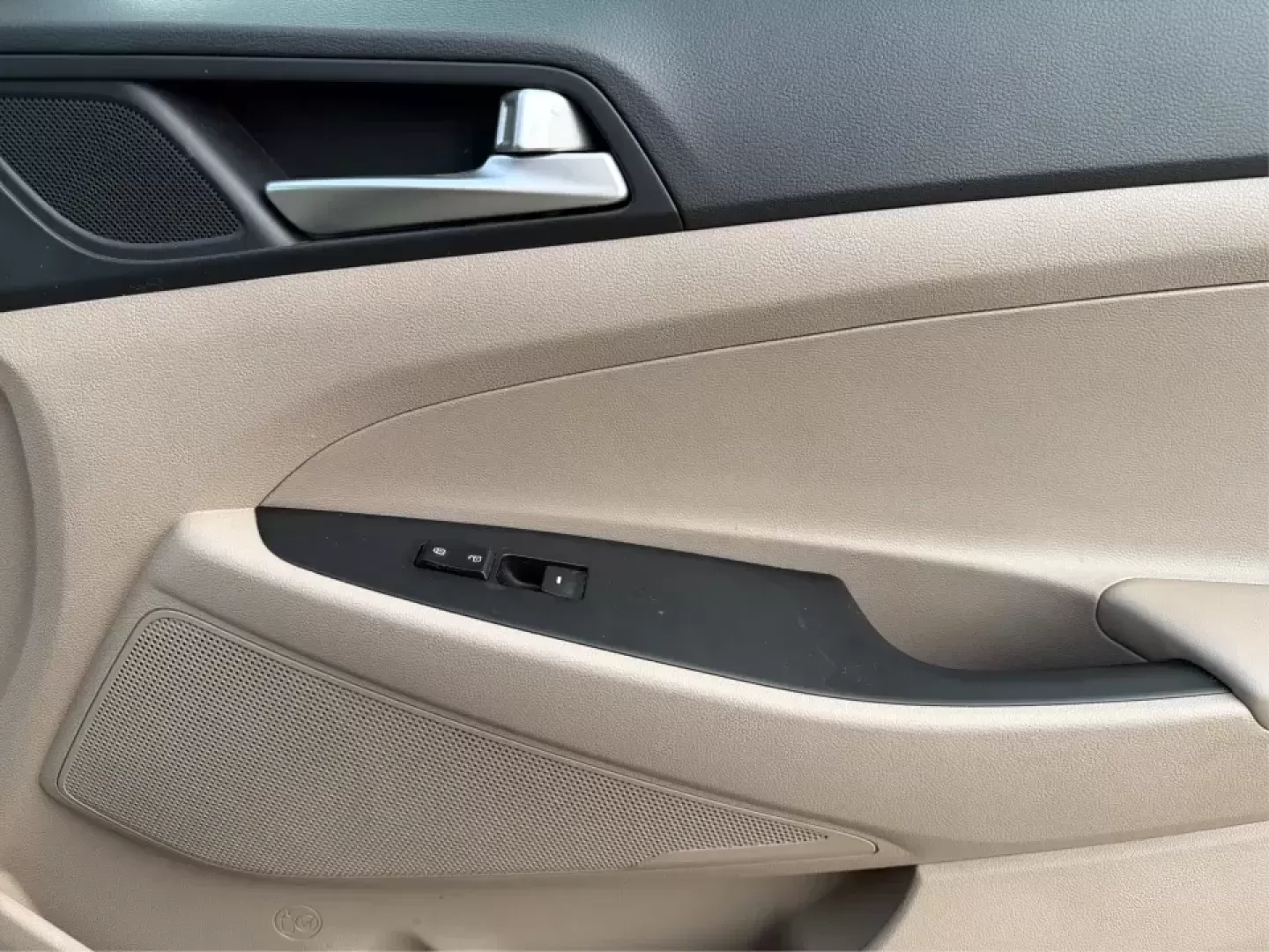 2019 Hyundai Tucson SEL (KM8J3CAL6KU) with an Theta 2.4L I-4 gasoline direct injection engine, 6A transmission, located at 1184 Kauffman Ave, Fairborn, OH, 45324, (937) 908-9800, 39.807072, -84.030914 - **Adventure Awaits with the 2019 Hyundai Tucson SEL at Advantage Car and Credit - Fairborn!**<br /> <br /> Are you ready to elevate your lifestyle and explore the great outdoors? The 2019 Hyundai Tucson SEL is the perfect companion for both weekend adventures and everyday commutes. With its spacious - Photo#19
